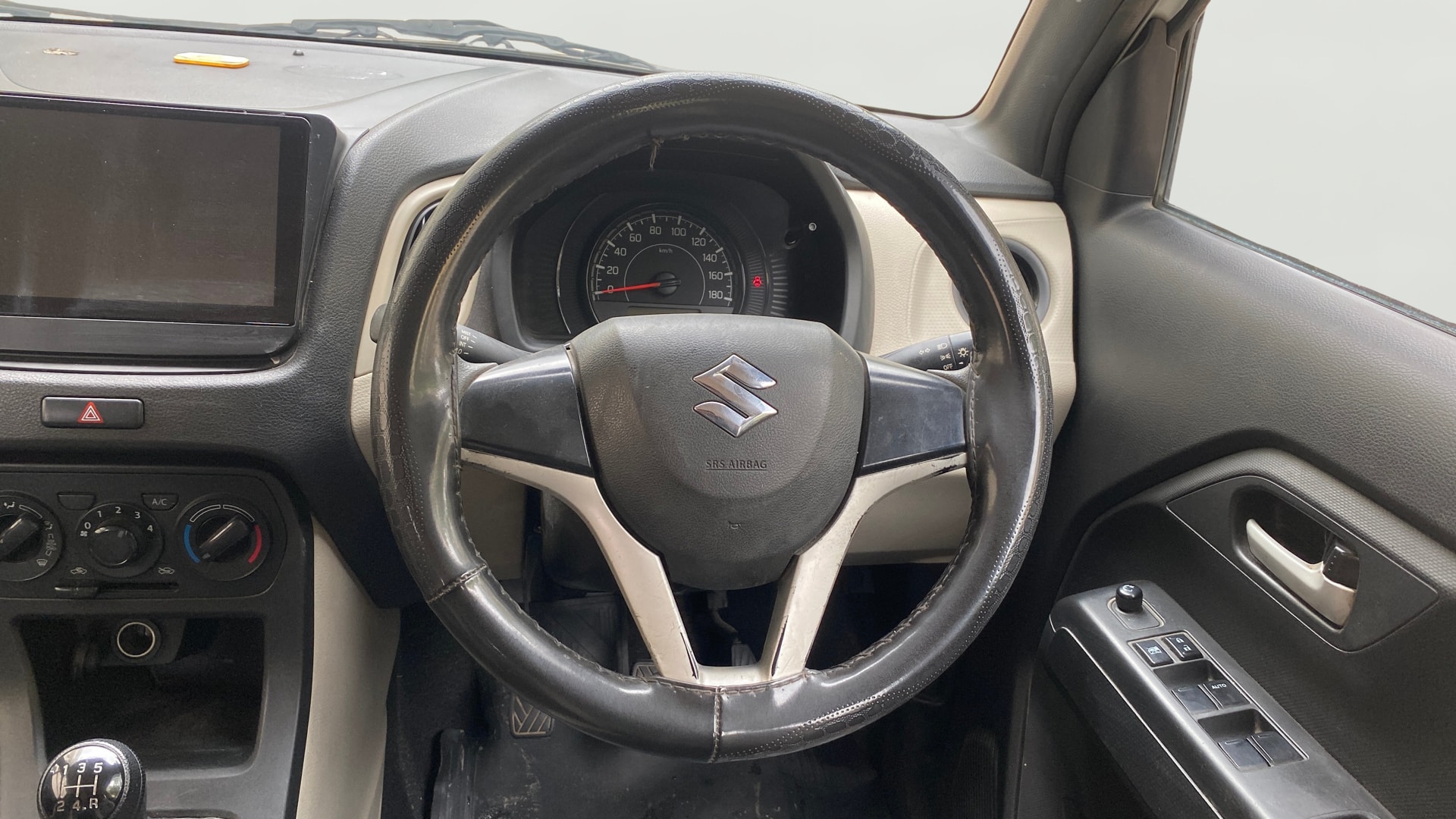 View 2022 Maruti Suzuki 1000 Base Variant Image 20 Used 2022 Maruti Suzuki 1000 Base Variant Image 20
