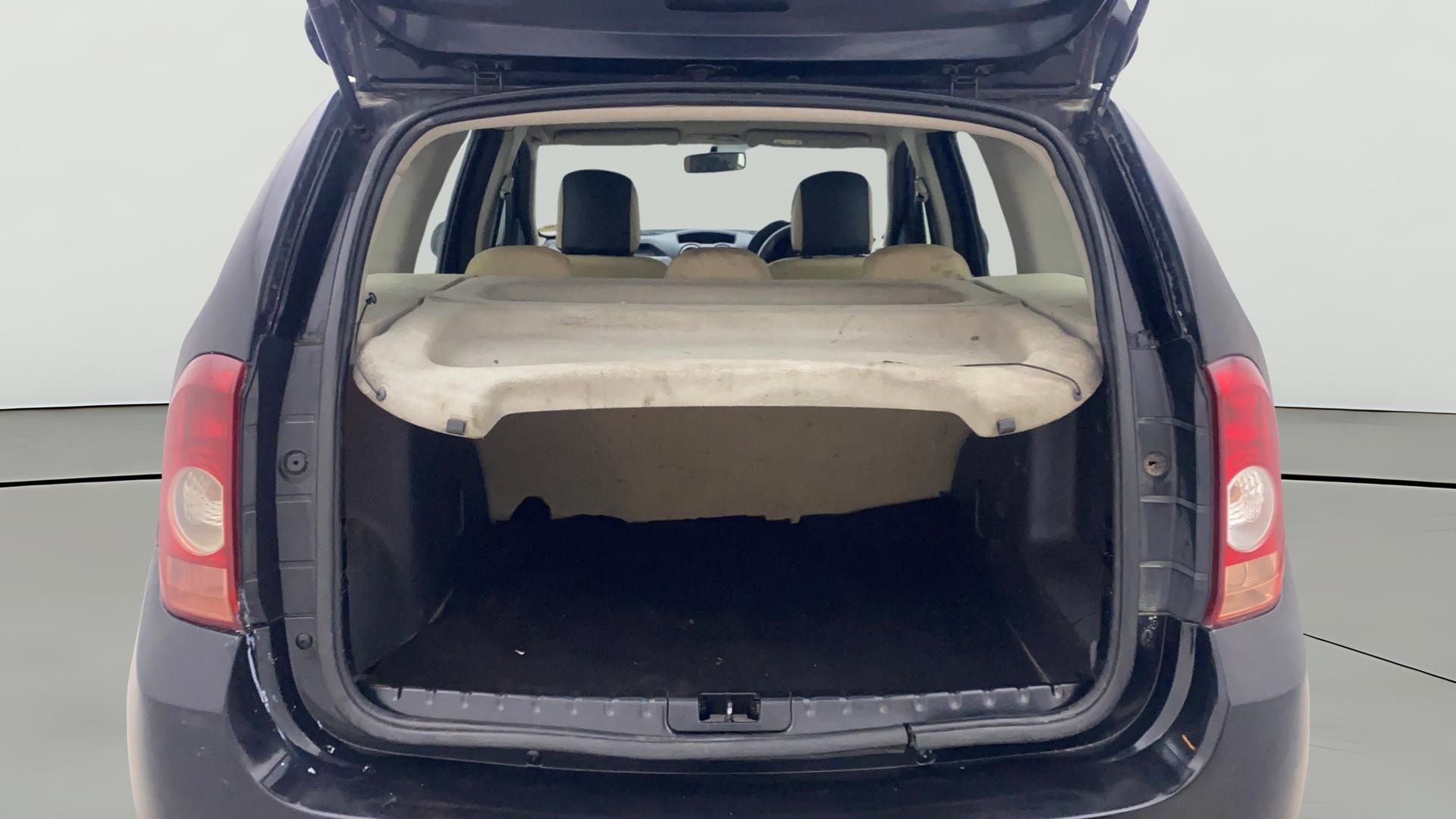 View 2015 Renault Duster Diesel 85PS RXE Image 38 Used 2015 Renault Duster Diesel 85PS RXE Image 38
