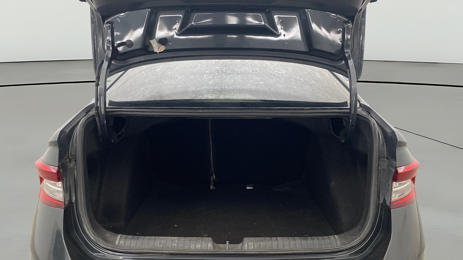 View 2022 Skoda Slavia Ambition 1.0 TSI MT Image 38 Used 2022 Skoda Slavia Ambition 1.0 TSI MT Image 38