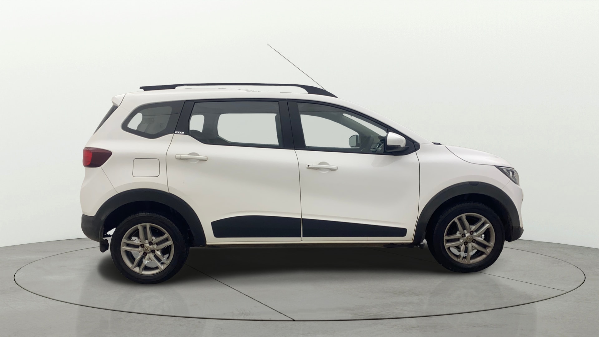 View 2021 Renault Triber RXZ AMT Image 28 Used 2021 Renault Triber RXZ AMT Image 28