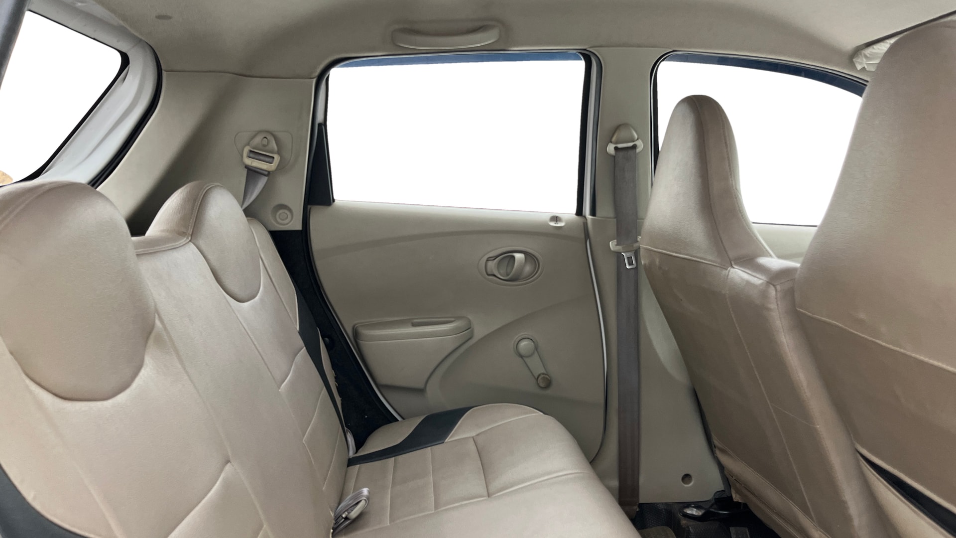 View 2015 Datsun Go T Image 29 Used 2015 Datsun Go T Image 29