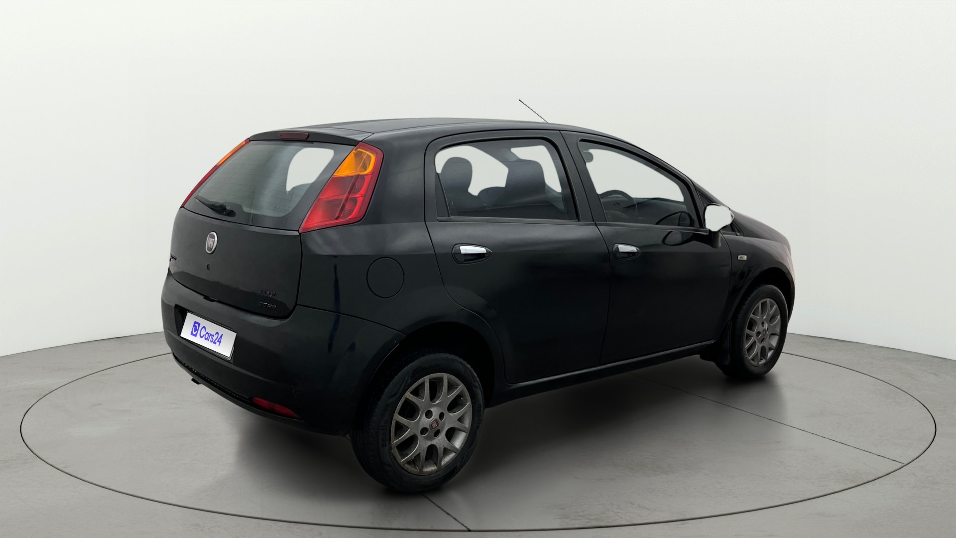 View 2013 Fiat Grande Punto 1.3 Emotion Pack 90 HP Image 42 Used 2013 Fiat Grande Punto 1.3 Emotion Pack 90 HP Image 42