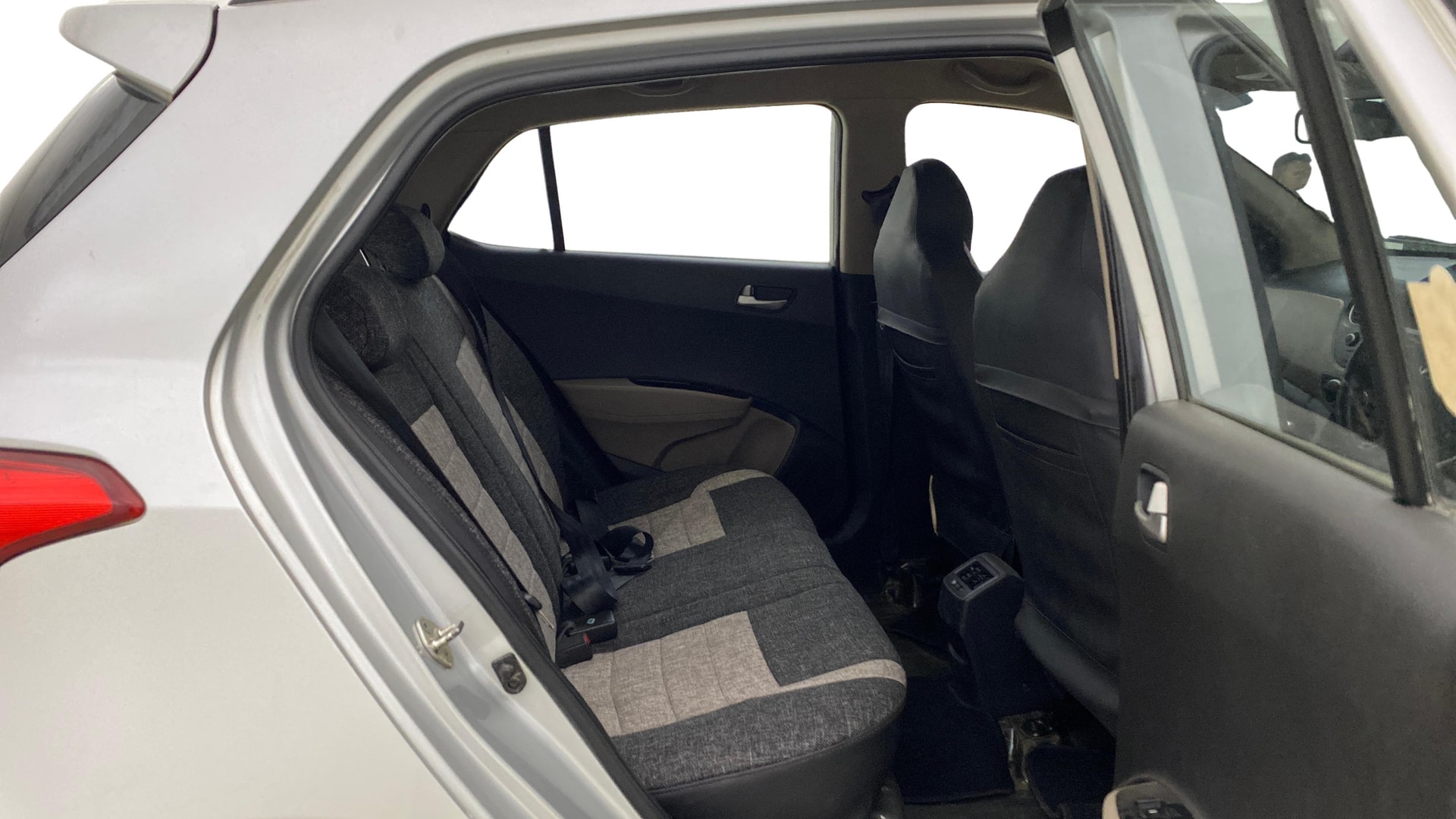 View 2014 Hyundai Grand i10 1.2 Asta Petrol Image 28 Used 2014 Hyundai Grand i10 1.2 Asta Petrol Image 28