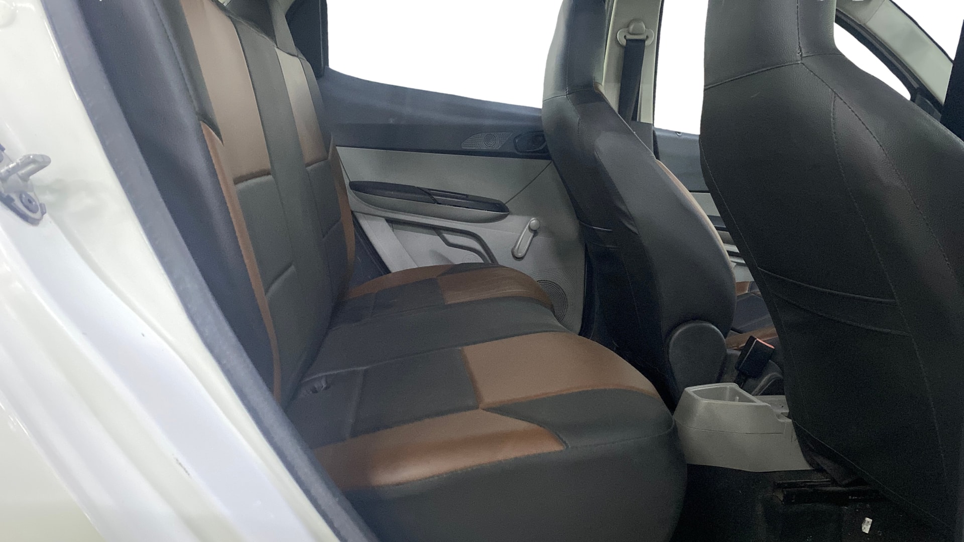 View 2018 Tata Tiago Revotorq XB Image 33 Used 2018 Tata Tiago Revotorq XB Image 33