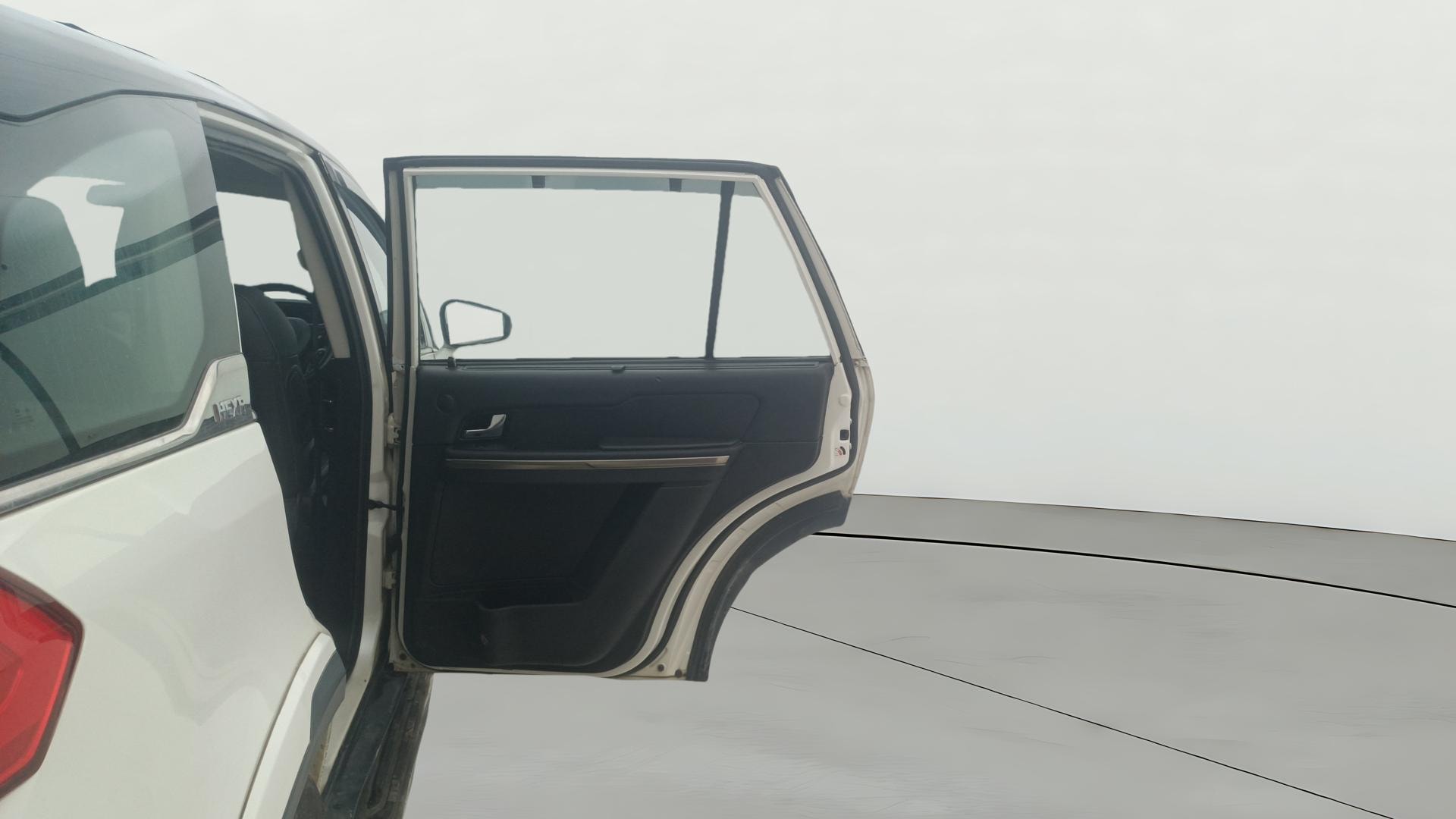 View 2019 Tata Hexa XTA 4X2 Image 6 Used 2019 Tata Hexa XTA 4X2 Image 6