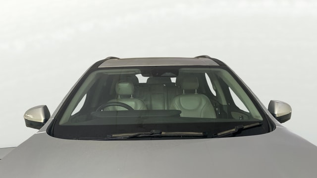View Mahindra XUV700 Image 38 Used Mahindra XUV700 Image 38