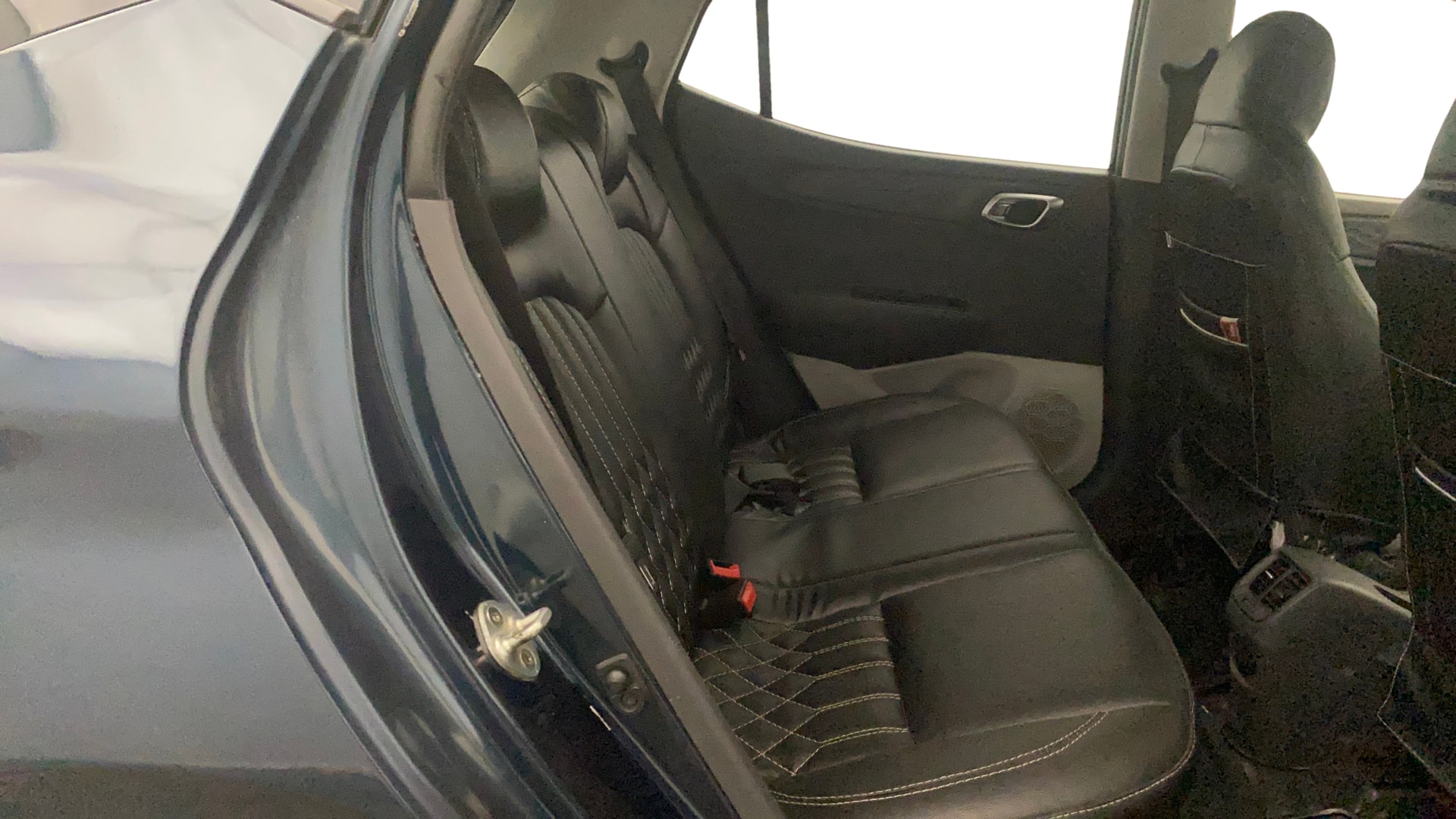 View 2020 Hyundai Grand i10 Nios Sportz Petrol AMT Image 10 Used 2020 Hyundai Grand i10 Nios Sportz Petrol AMT Image 10