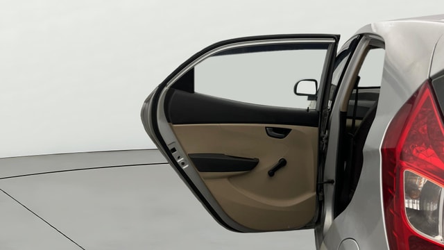 View Hyundai EON Image 14 Used Hyundai EON Image 14