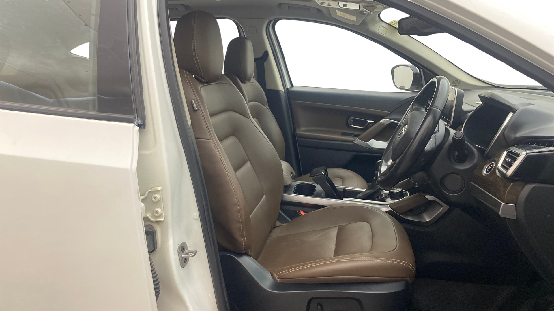 View 2020 Tata Harrier XE Image 28 Used 2020 Tata Harrier XE Image 28