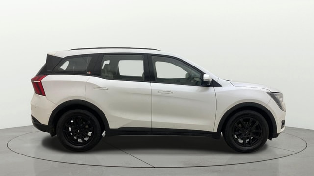 View Mahindra XUV700 Image 29 Used Mahindra XUV700 Image 29
