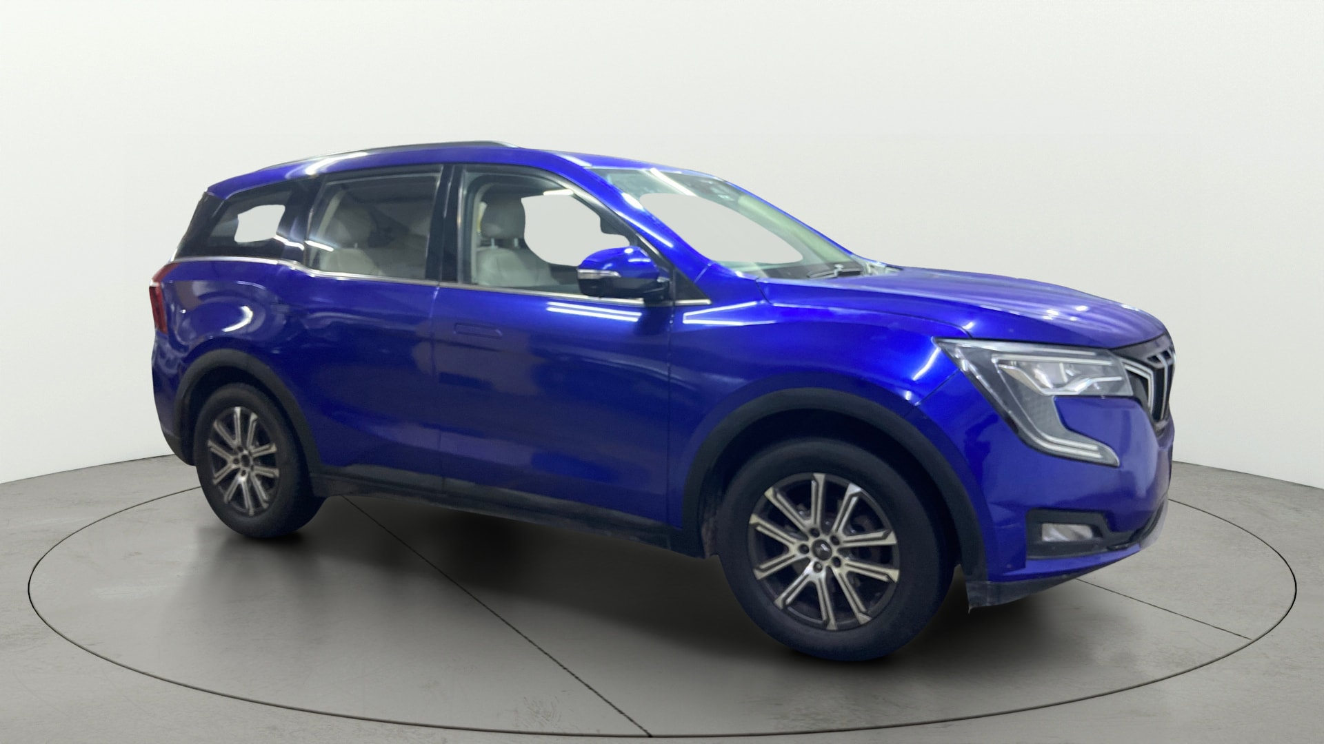 View 2025 Mahindra XUV700 MX Petrol 5 STR Image 15 Used 2025 Mahindra XUV700 MX Petrol 5 STR Image 15