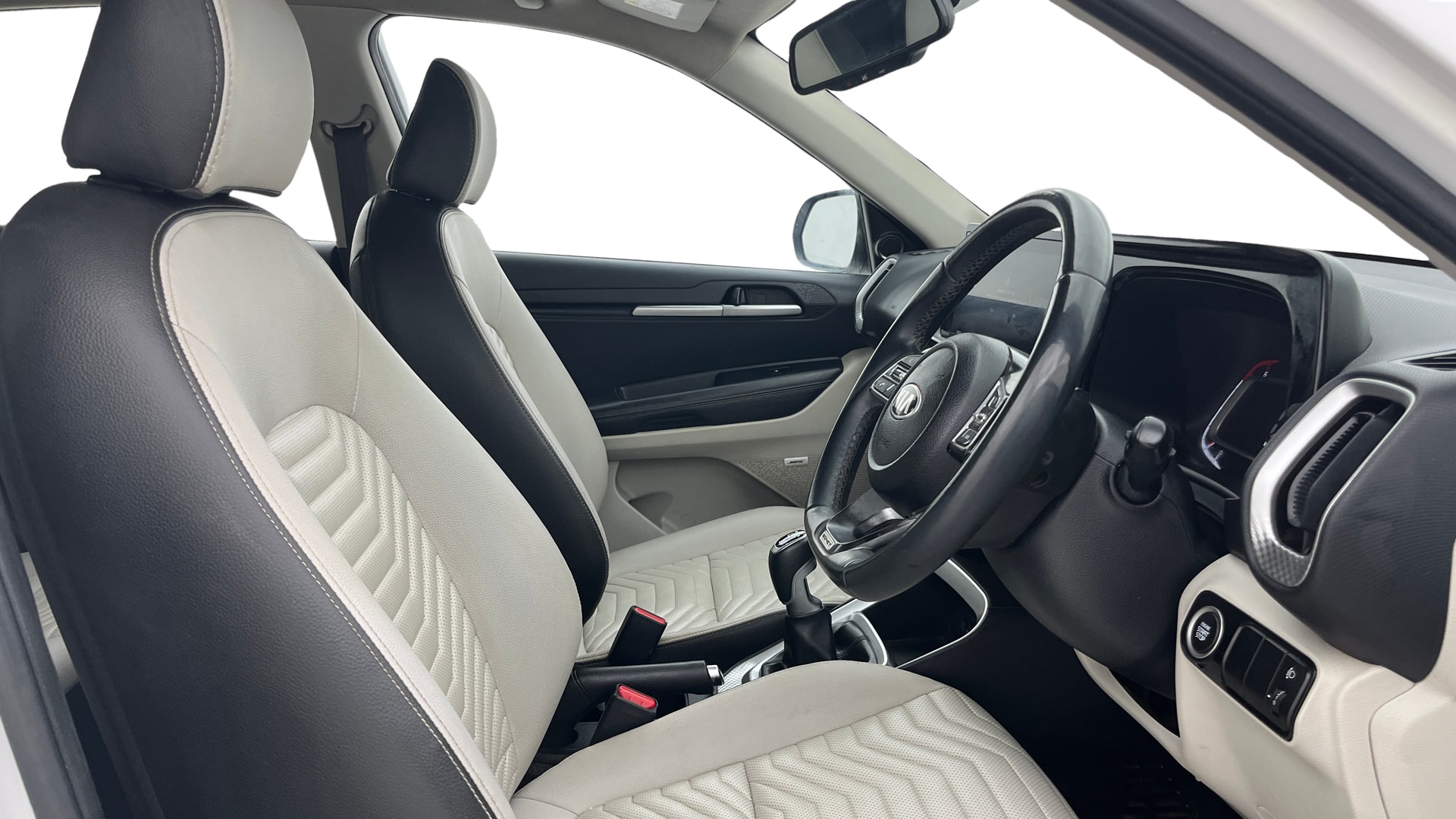View 2020 Kia Sonet HTX Plus Diesel Image 18 Used 2020 Kia Sonet HTX Plus Diesel Image 18