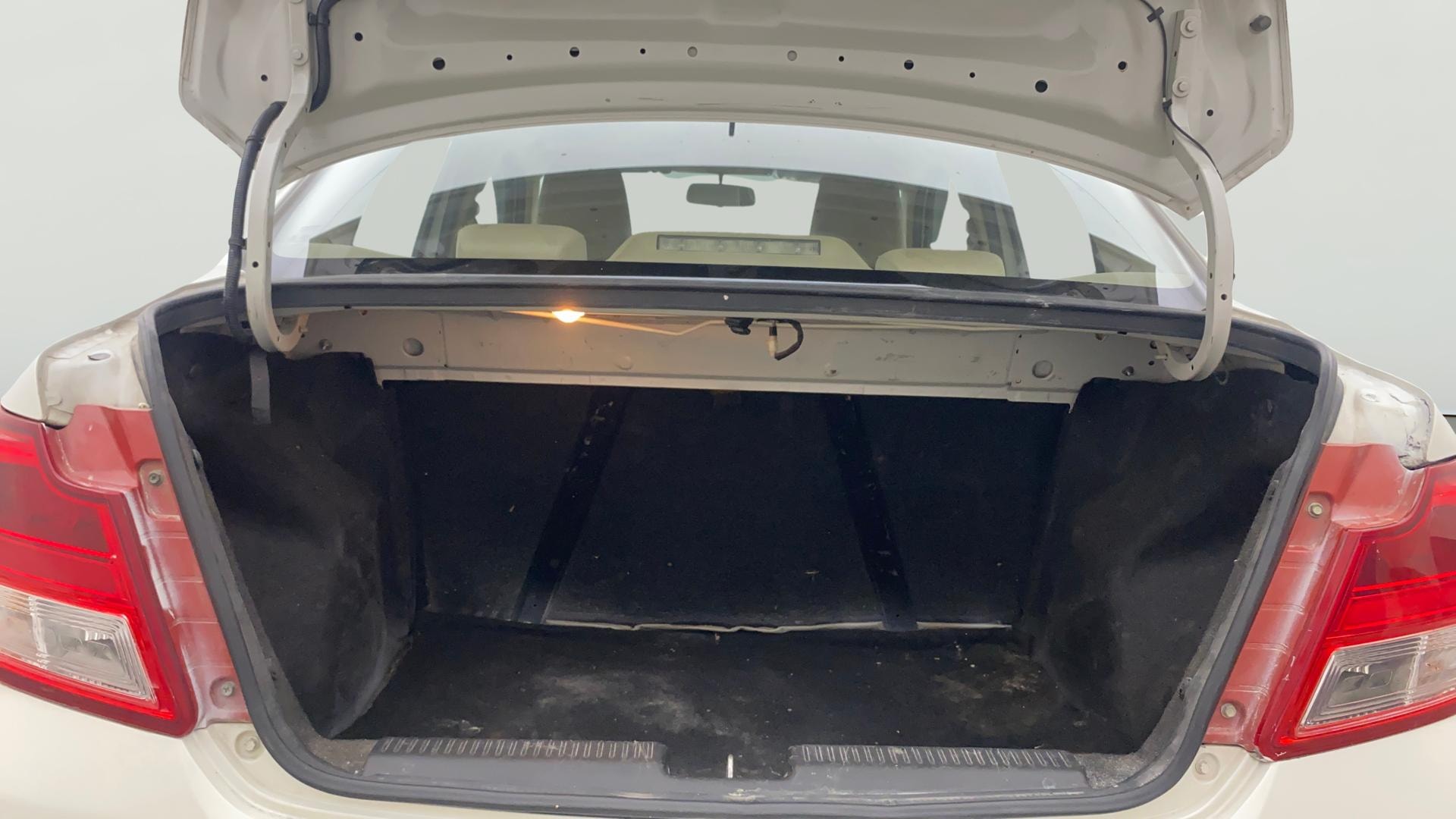 View 2020 Maruti Suzuki 1000 Base Variant Image 37 Used 2020 Maruti Suzuki 1000 Base Variant Image 37