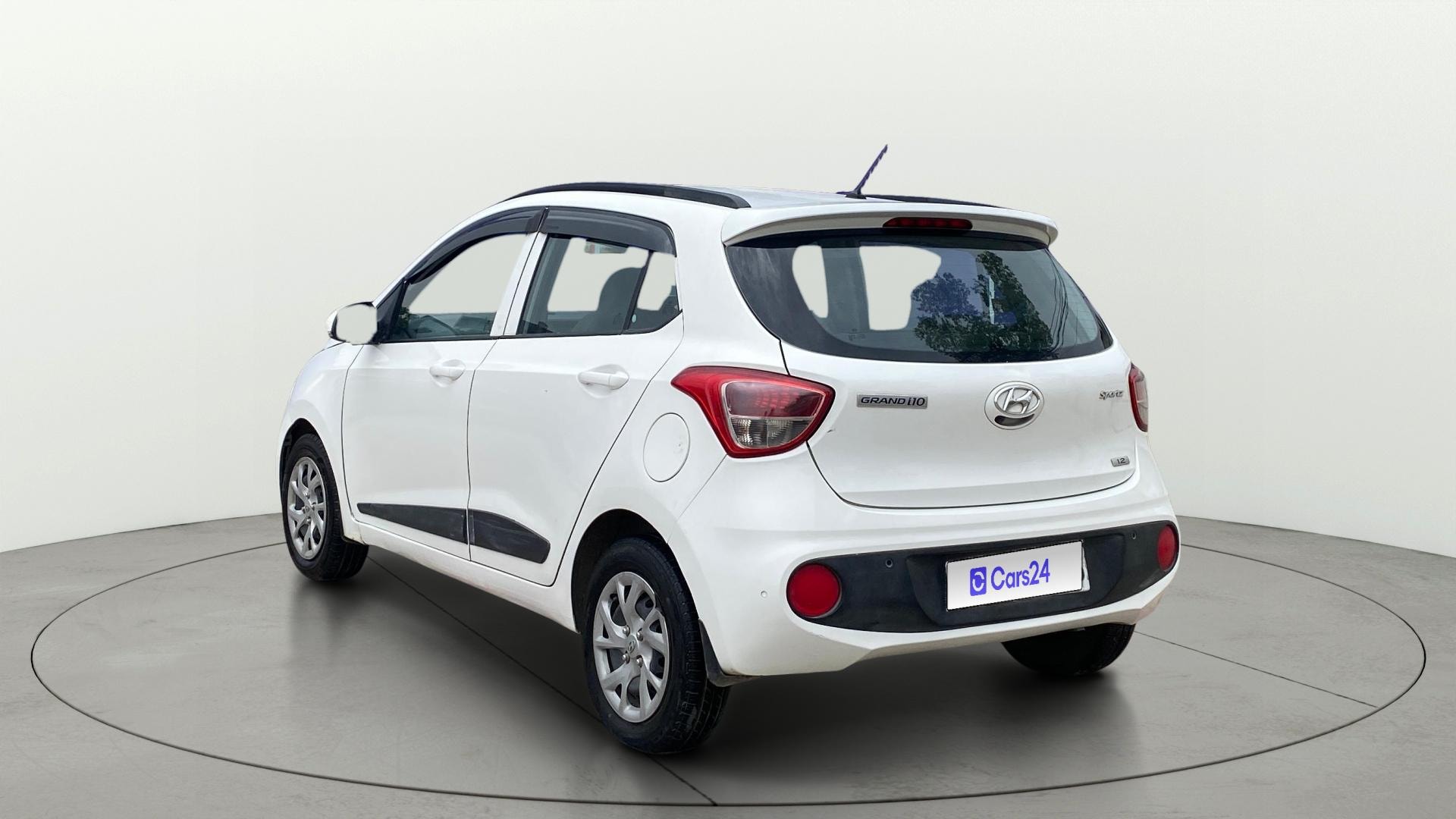 View 2019 Hyundai Grand i10 Sportz 1.2 Kappa Image 2 Used 2019 Hyundai Grand i10 Sportz 1.2 Kappa Image 2