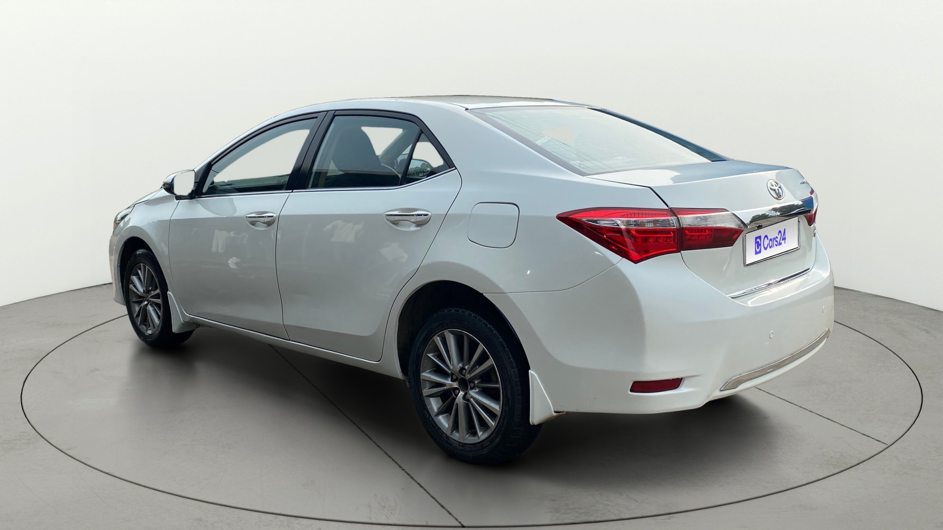 View 2015 Toyota Corolla Altis Diesel GL Image 2 Used 2015 Toyota Corolla Altis Diesel GL Image 2