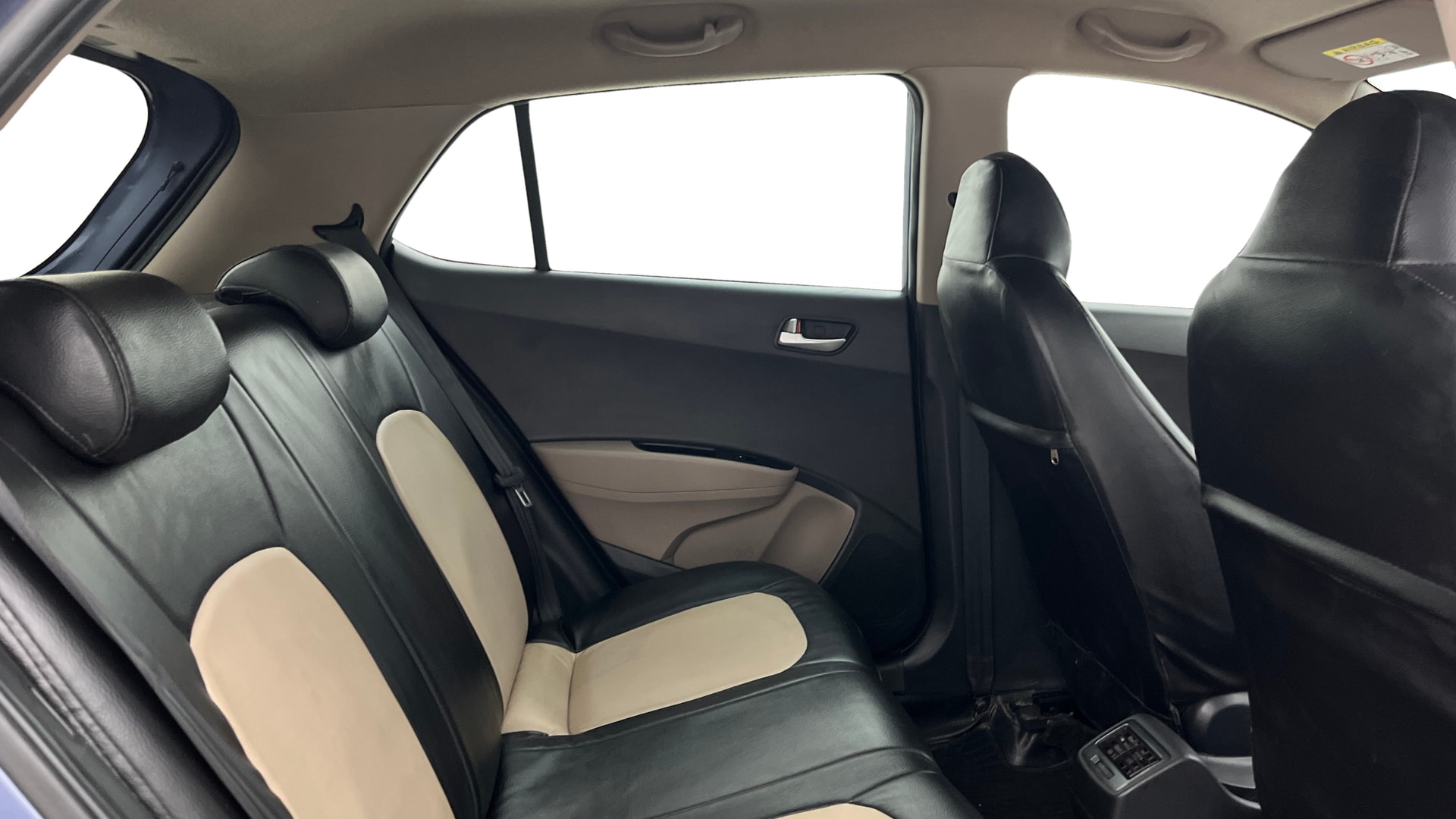 View 2016 Hyundai Grand i10 1.2 Asta Petrol Image 35 Used 2016 Hyundai Grand i10 1.2 Asta Petrol Image 35