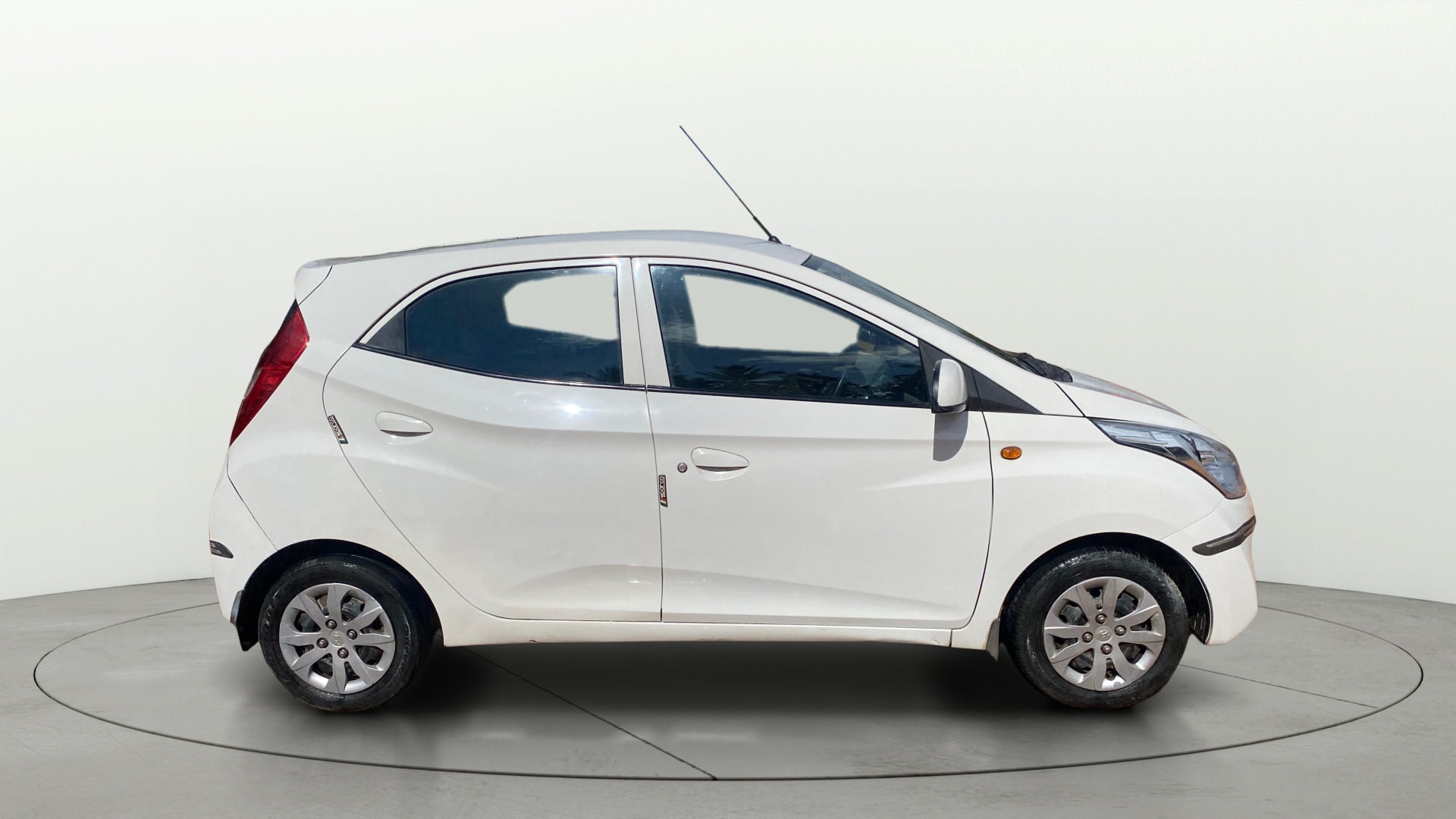 View 2017 Hyundai EON Magna Plus Image 8 Used 2017 Hyundai EON Magna Plus Image 8