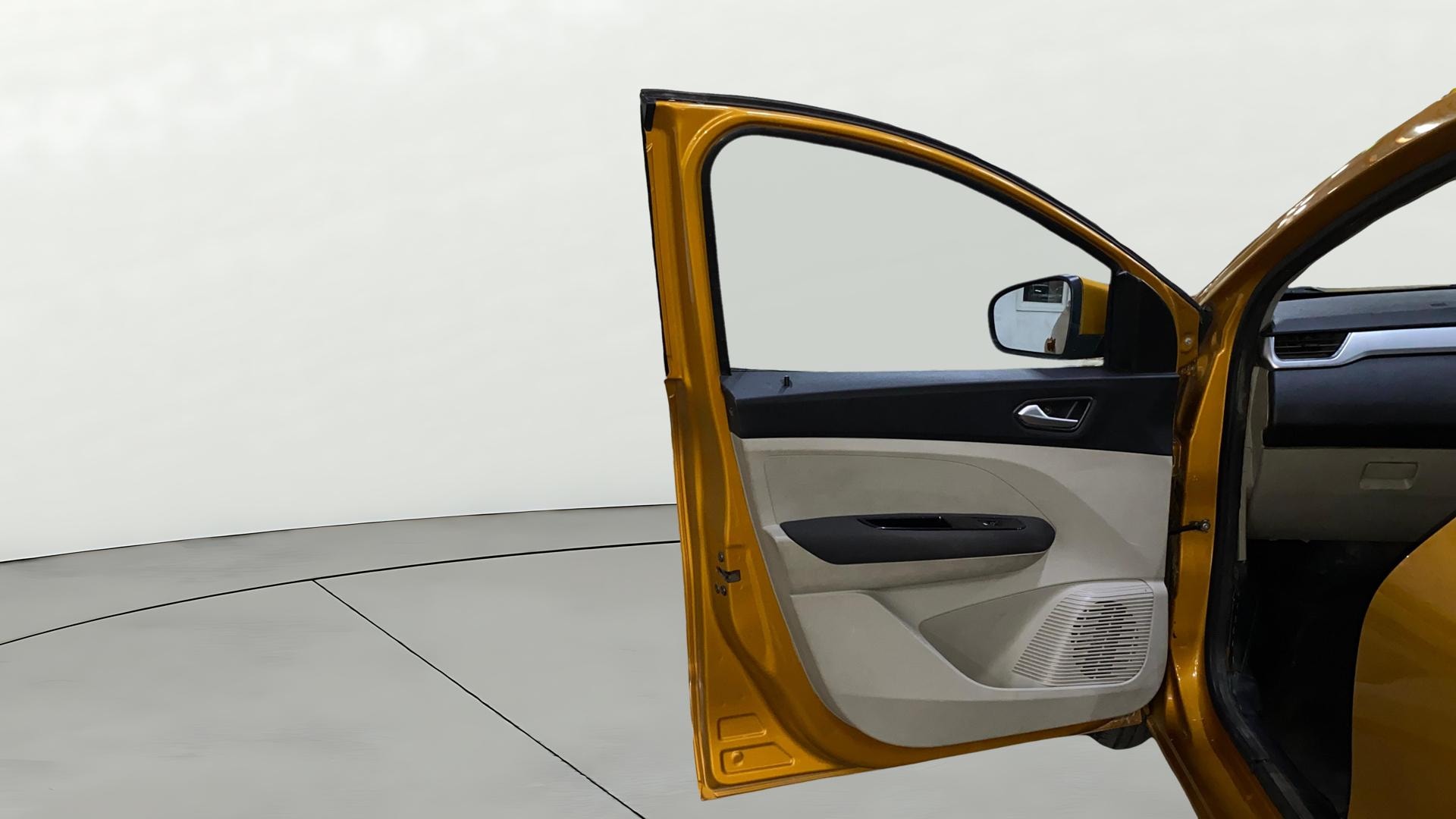 View 2019 Renault Triber RXZ Image 38 Used 2019 Renault Triber RXZ Image 38