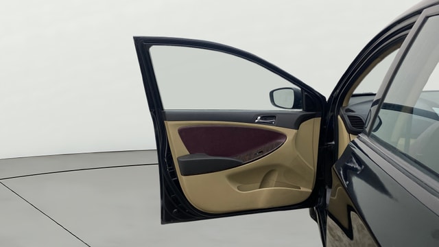 View Hyundai Fluidic Verna Image 31 Used Hyundai Fluidic Verna Image 31