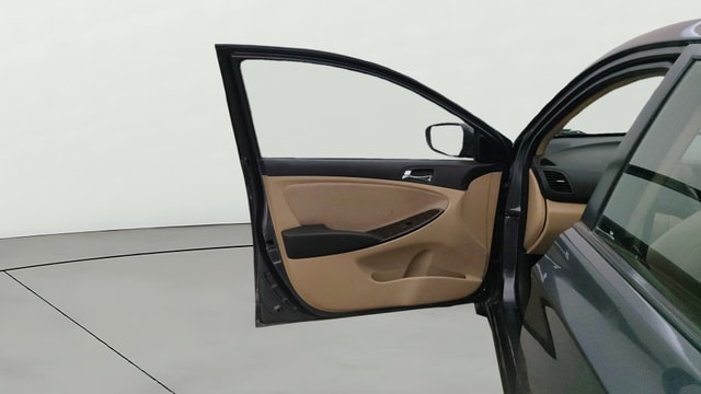 View Hyundai Fluidic Verna Image 31 Used Hyundai Fluidic Verna Image 31