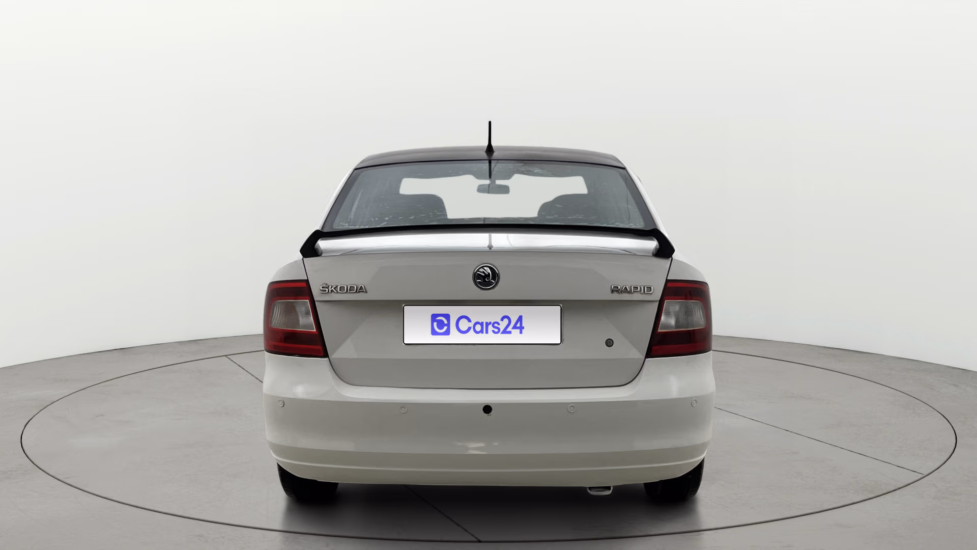 View 2015 Skoda Rapid 1.6 MPI Ambition Petrol BS IV Image 38 Used 2015 Skoda Rapid 1.6 MPI Ambition Petrol BS IV Image 38