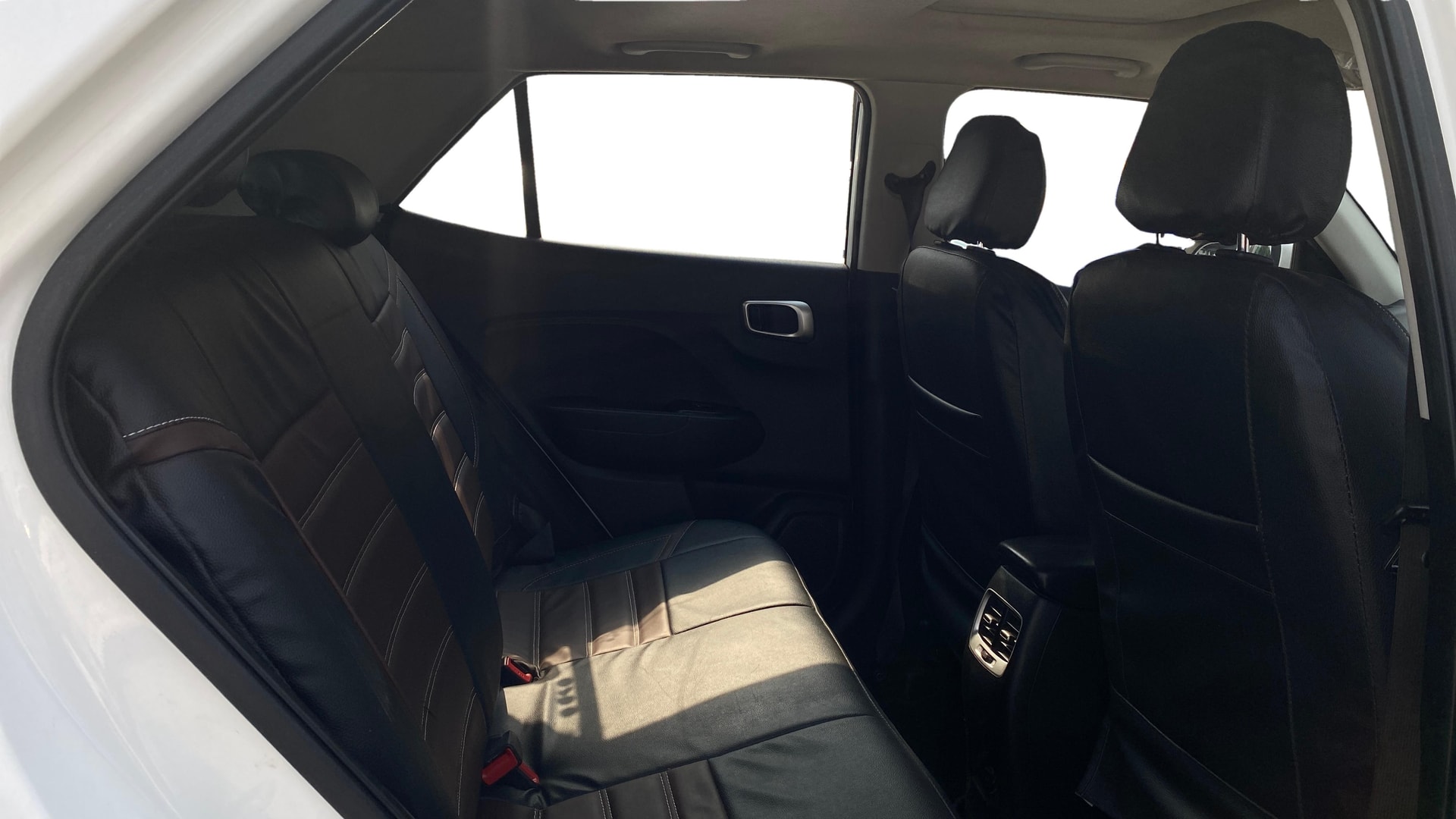 View 2021 Hyundai Venue SX Plus 1.0 Petrol AT Image 36 Used 2021 Hyundai Venue SX Plus 1.0 Petrol AT Image 36