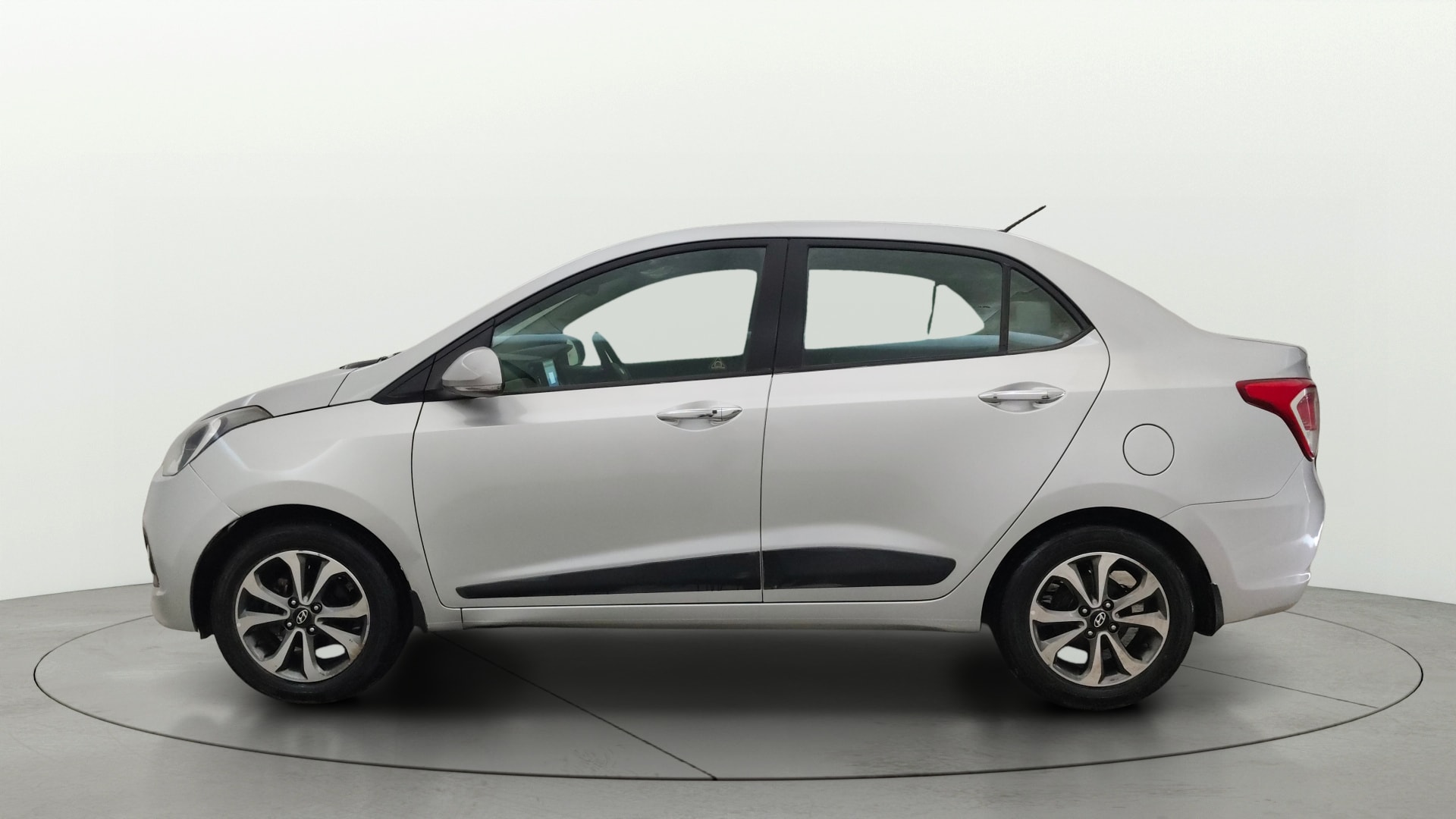 View 2014 Hyundai Xcent SX Petrol (O) Image 5 Used 2014 Hyundai Xcent SX Petrol (O) Image 5
