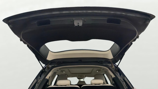 View Mahindra XUV700 Image 33 Used Mahindra XUV700 Image 33