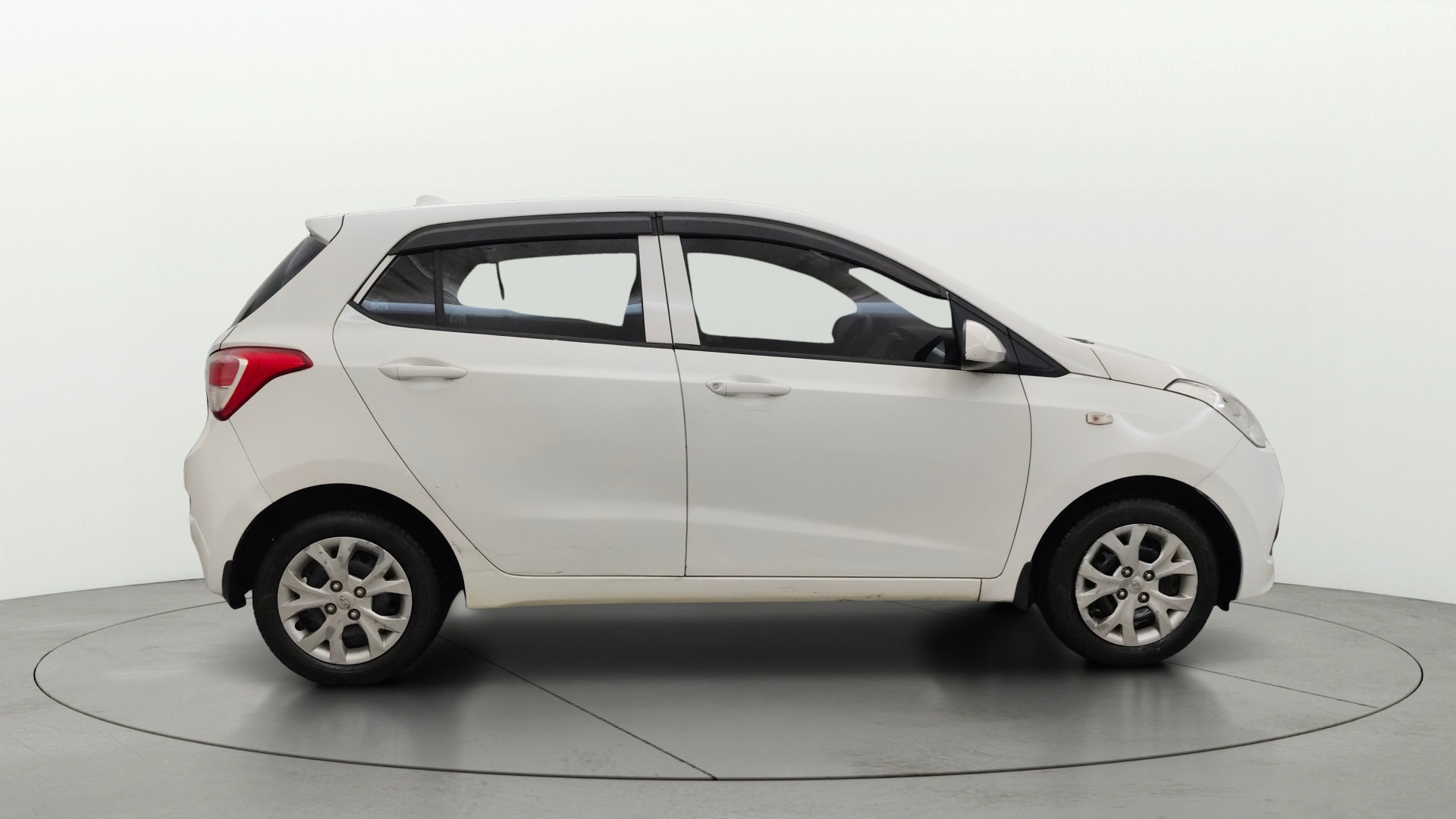 View 2016 Hyundai Grand i10 Magna 1.2 Kappa VTVT Image 8 Used 2016 Hyundai Grand i10 Magna 1.2 Kappa VTVT Image 8