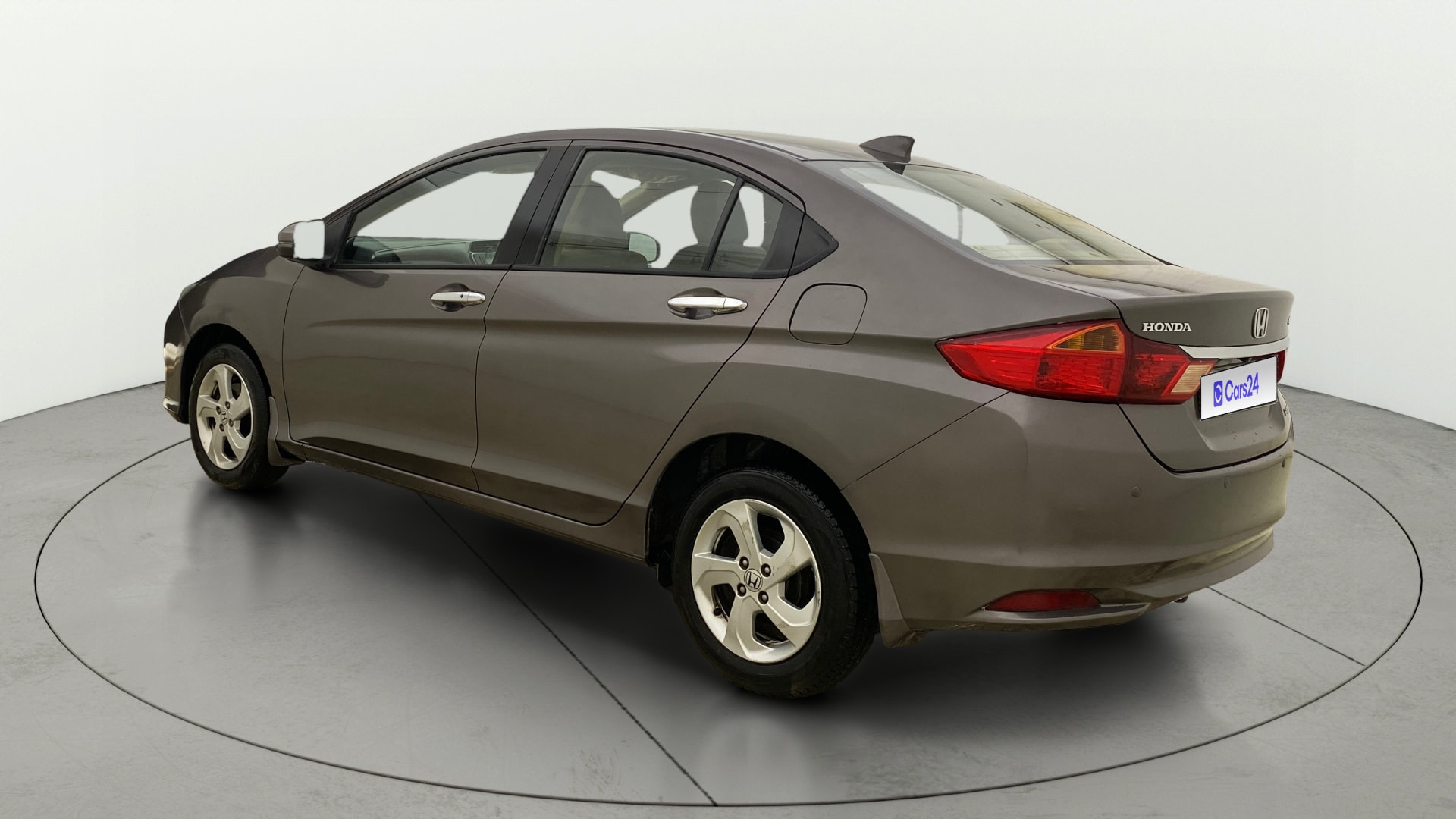 View 2015 Honda City ZX MT Diesel Anniversary Edition Image 2 Used 2015 Honda City ZX MT Diesel Anniversary Edition Image 2