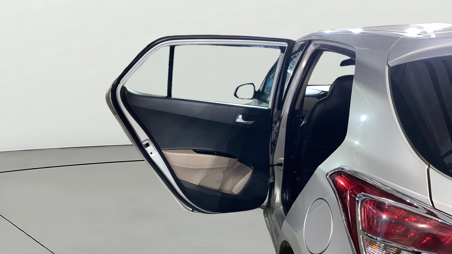 View 2018 Hyundai Grand i10 Sportz 1.2 Kappa Image 22 Used 2018 Hyundai Grand i10 Sportz 1.2 Kappa Image 22