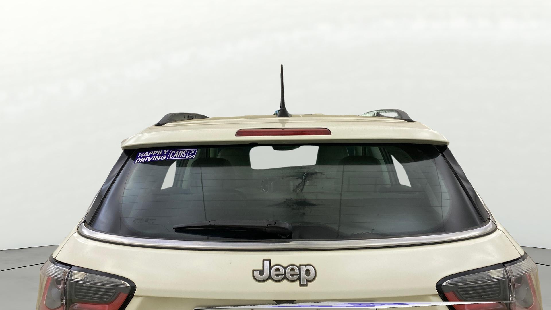 View 2017 Jeep Compass Limited 4X4 2.0 Diesel BS IV Image 4 Used 2017 Jeep Compass Limited 4X4 2.0 Diesel BS IV Image 4