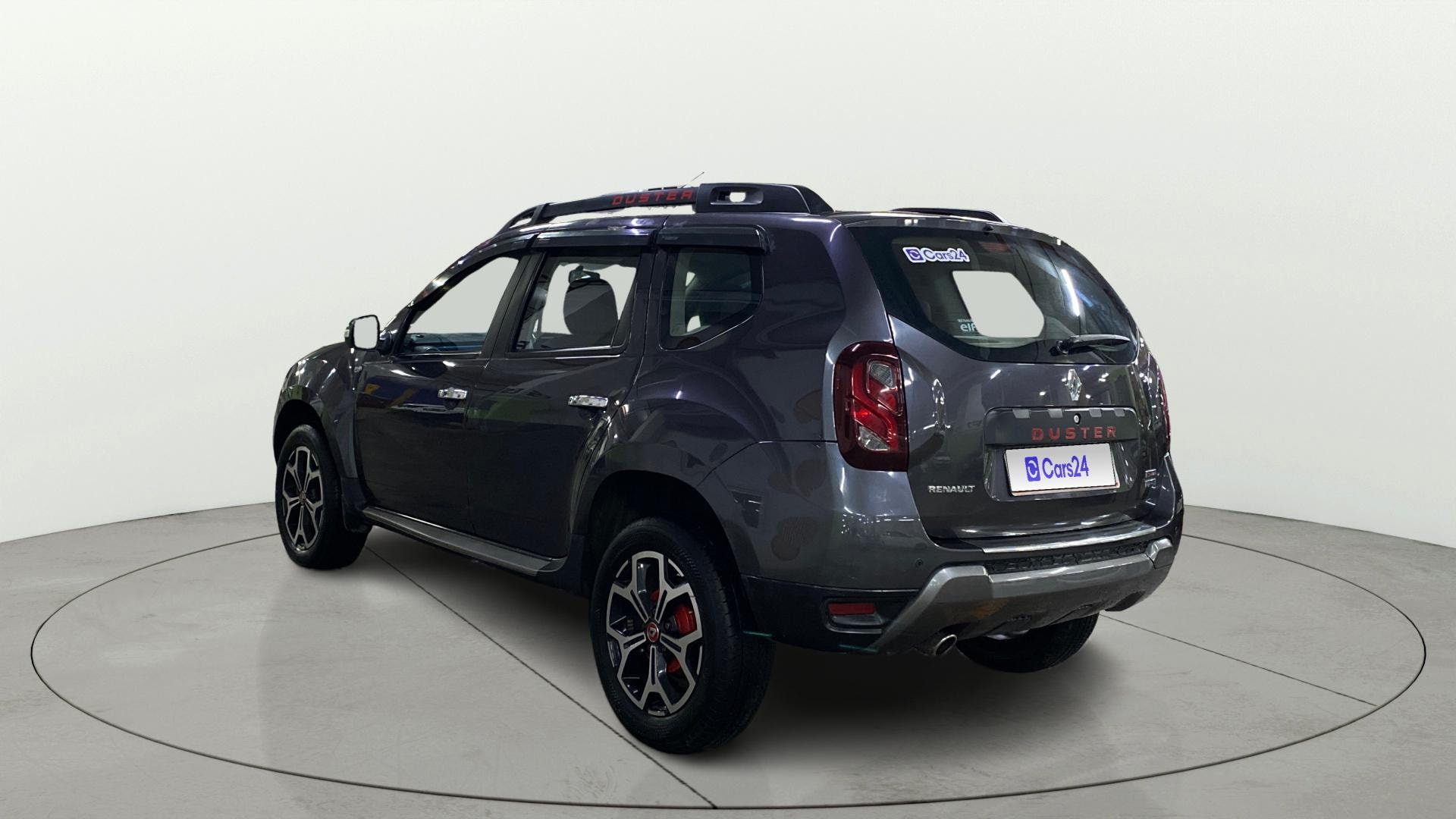 View 2021 Renault Duster 1.3L Turbo Petrol RXZ CVT Image 2 Used 2021 Renault Duster 1.3L Turbo Petrol RXZ CVT Image 2