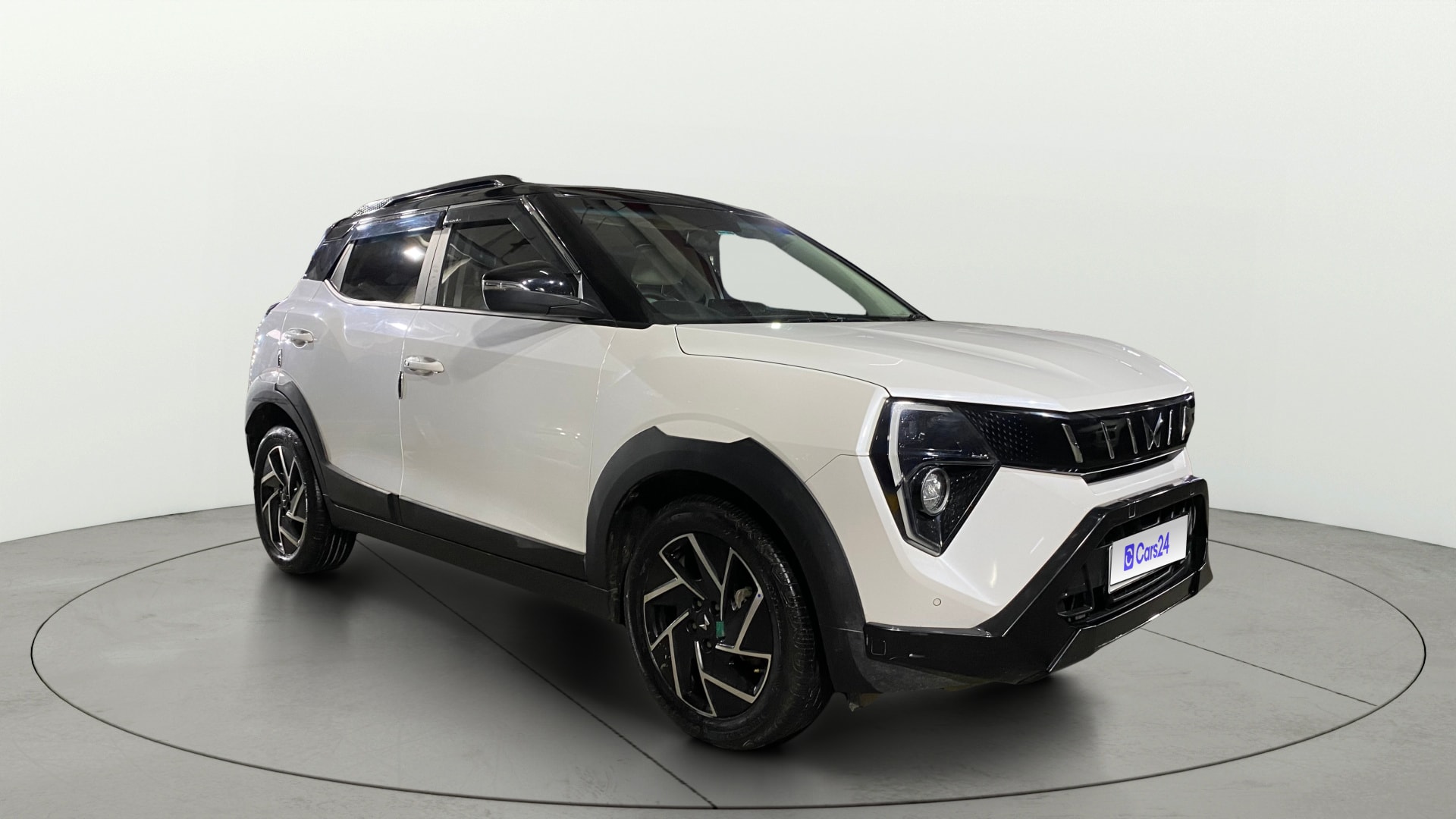 View 2025 Mahindra XUV 3XO AX7 1.2 TGDi AT Image 14 Used 2025 Mahindra XUV 3XO AX7 1.2 TGDi AT Image 14