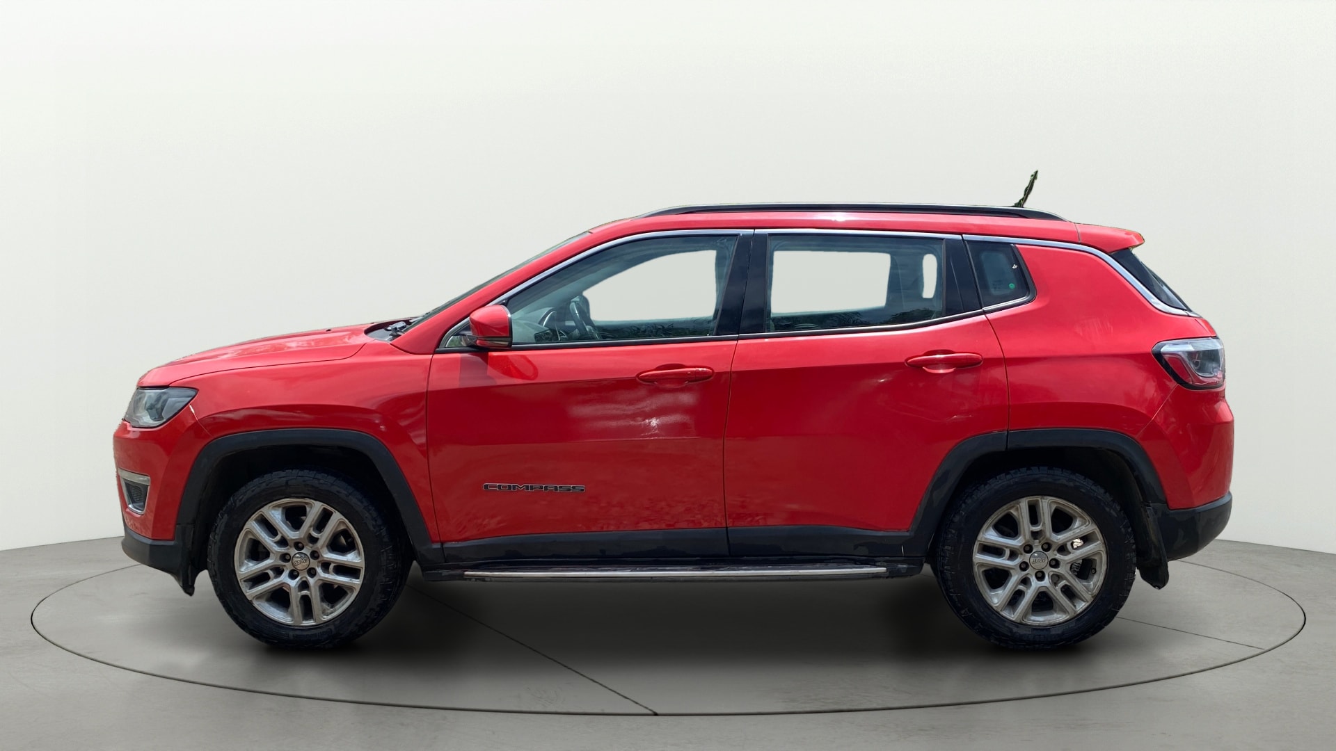 View 2019 Jeep Compass Limited 4X4 2.0 Diesel BS IV Image 5 Used 2019 Jeep Compass Limited 4X4 2.0 Diesel BS IV Image 5