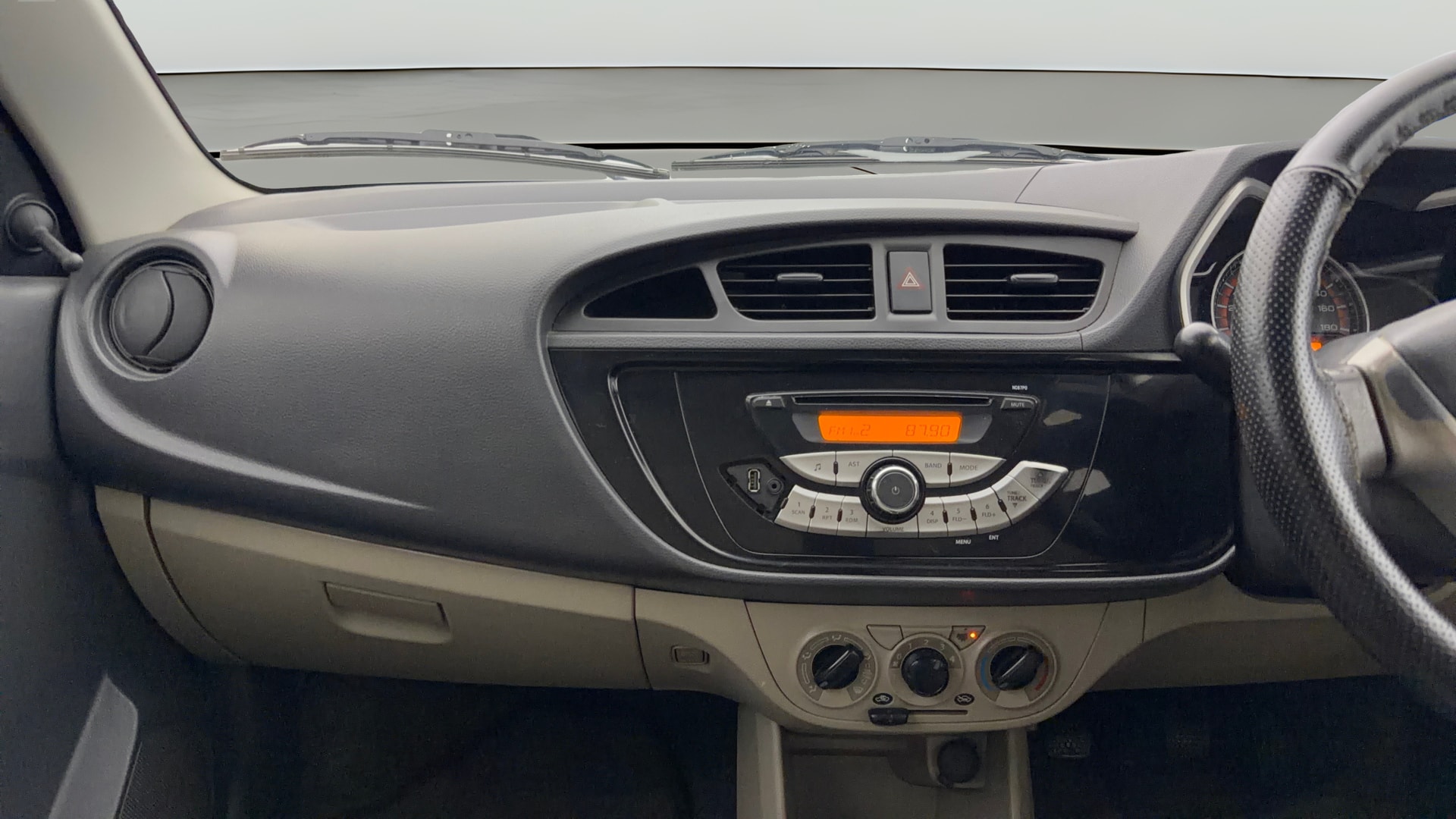 View 2015 Maruti Suzuki Alto K10 LX Image 17 Used 2015 Maruti Suzuki Alto K10 LX Image 17