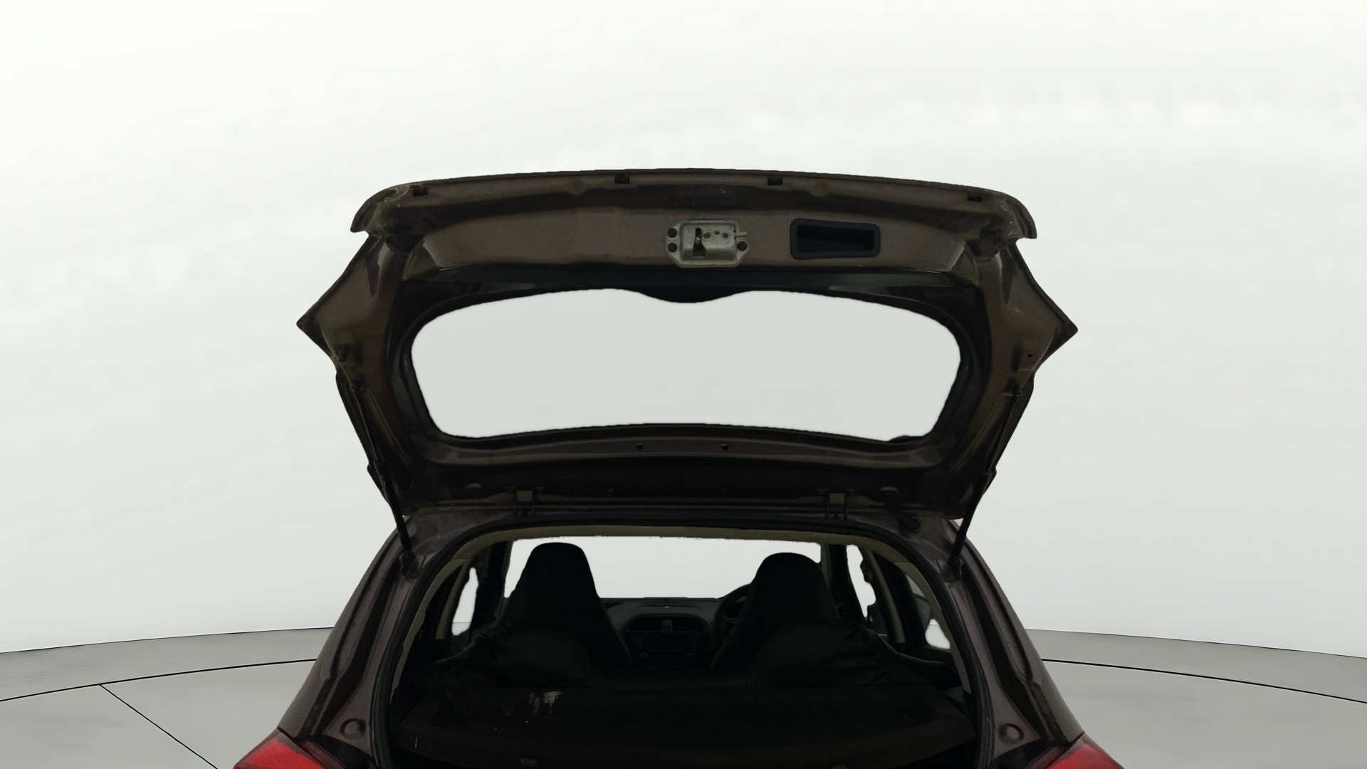 View 2018 Tata Tiago Revotorq XB Image 16 Used 2018 Tata Tiago Revotorq XB Image 16