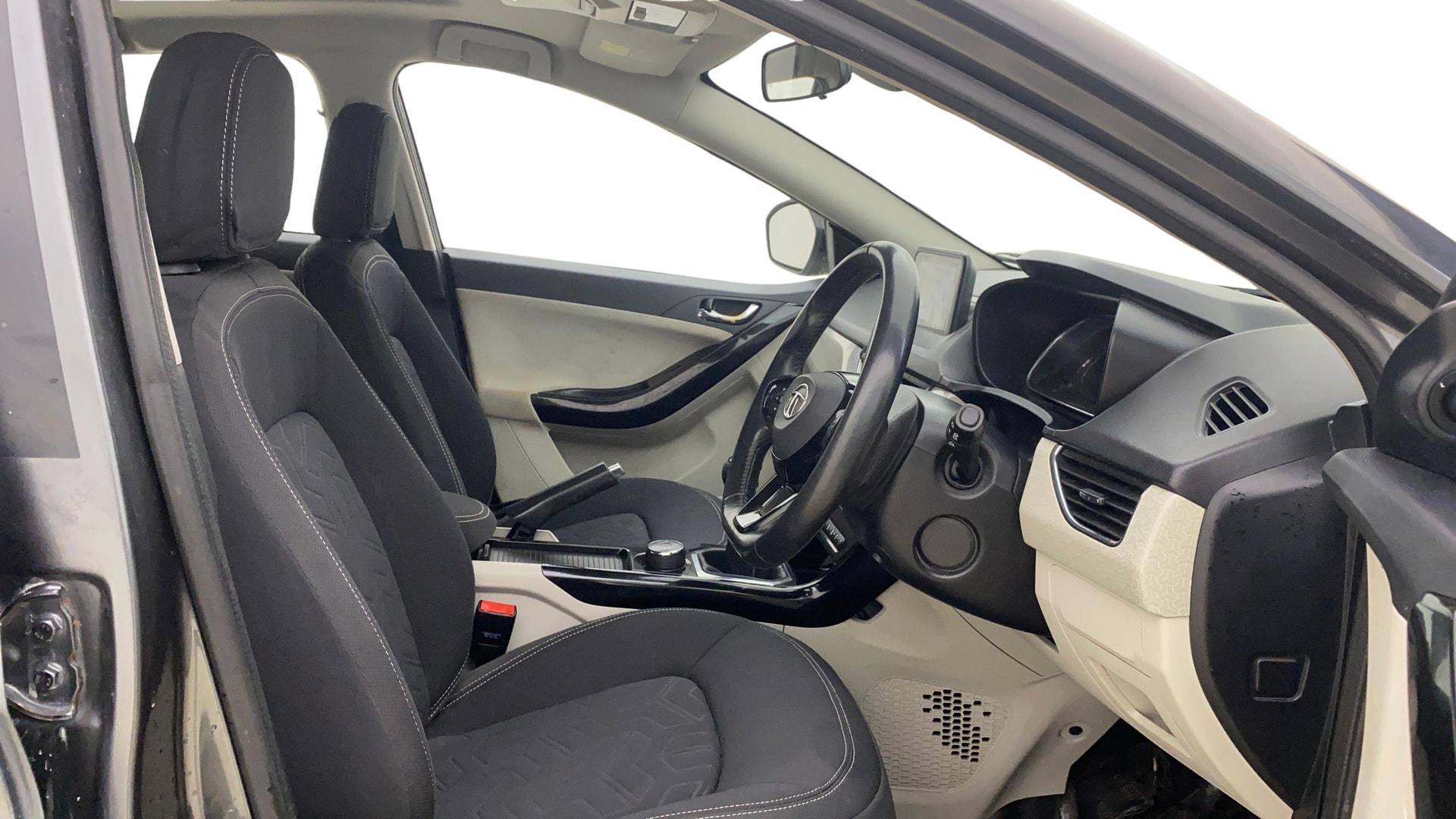 View 2020 Tata Nexon Revotron XE Image 28 Used 2020 Tata Nexon Revotron XE Image 28