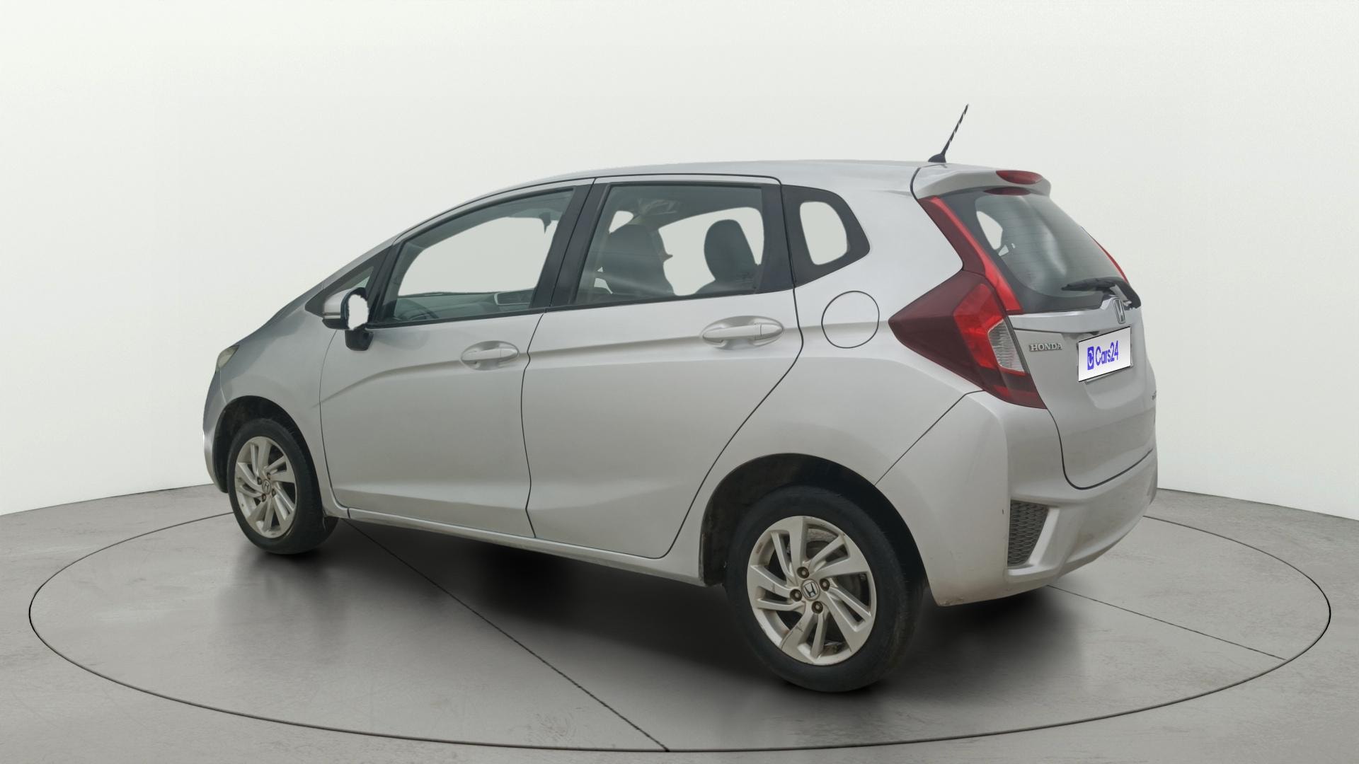 View 2015 Honda Jazz E MT Diesel Image 2 Used 2015 Honda Jazz E MT Diesel Image 2