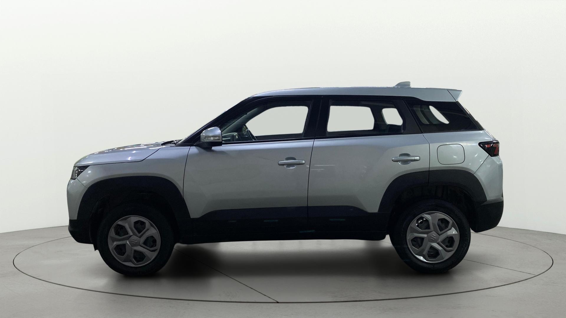 View 2025 Maruti Suzuki 1000 Base Variant Image 5 Used 2025 Maruti Suzuki 1000 Base Variant Image 5