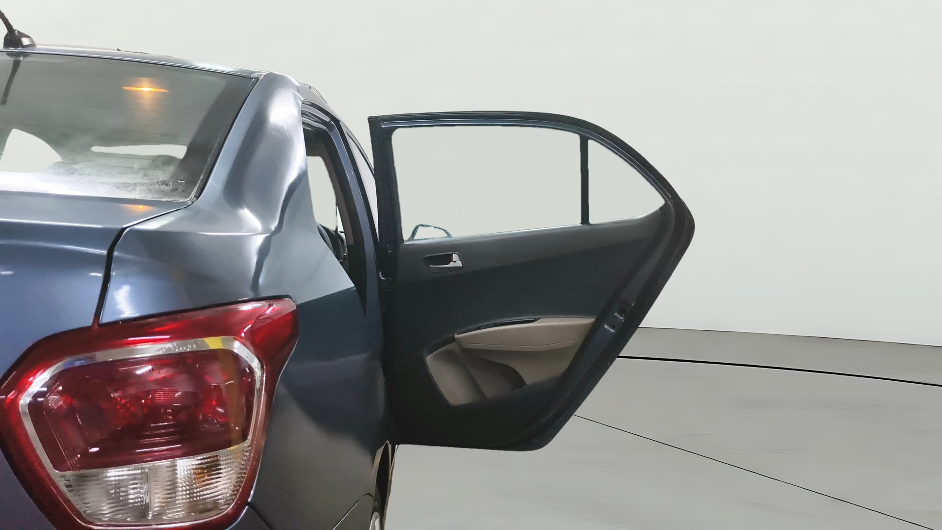 View 2015 Hyundai Xcent S Petrol Image 7 Used 2015 Hyundai Xcent S Petrol Image 7