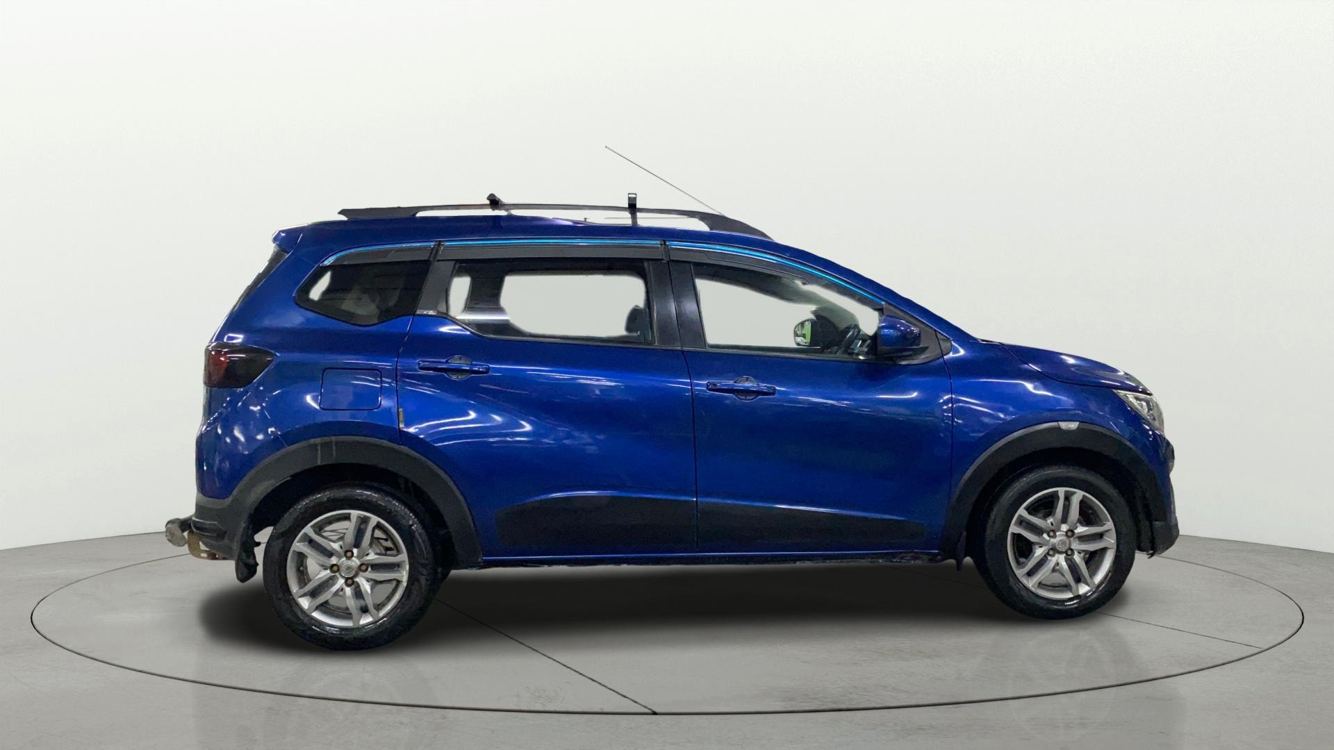 View 2020 Renault Triber RXZ Image 27 Used 2020 Renault Triber RXZ Image 27