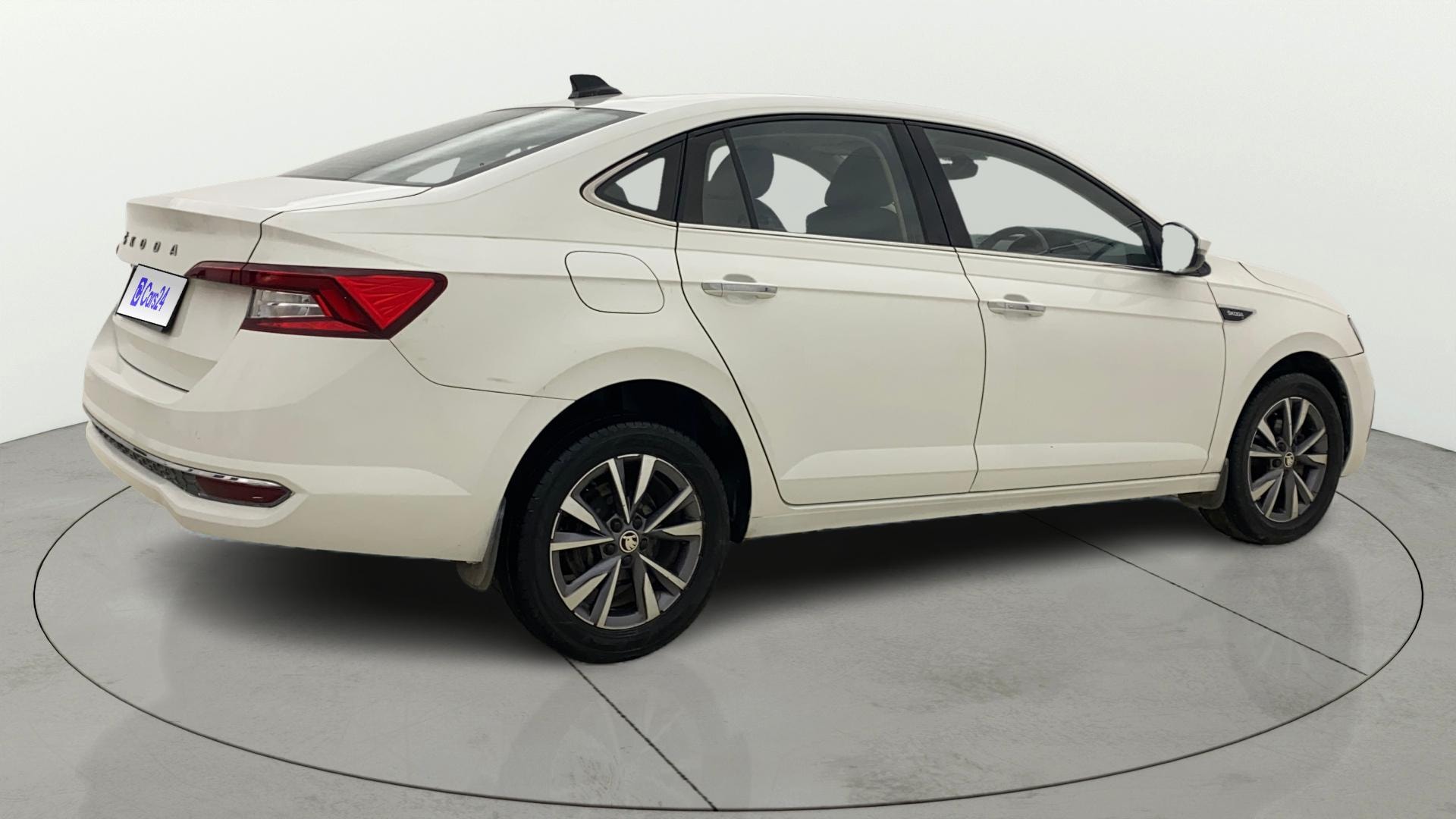 View 2022 Skoda Slavia Style 1.0 TSI MT Image 46 Used 2022 Skoda Slavia Style 1.0 TSI MT Image 46