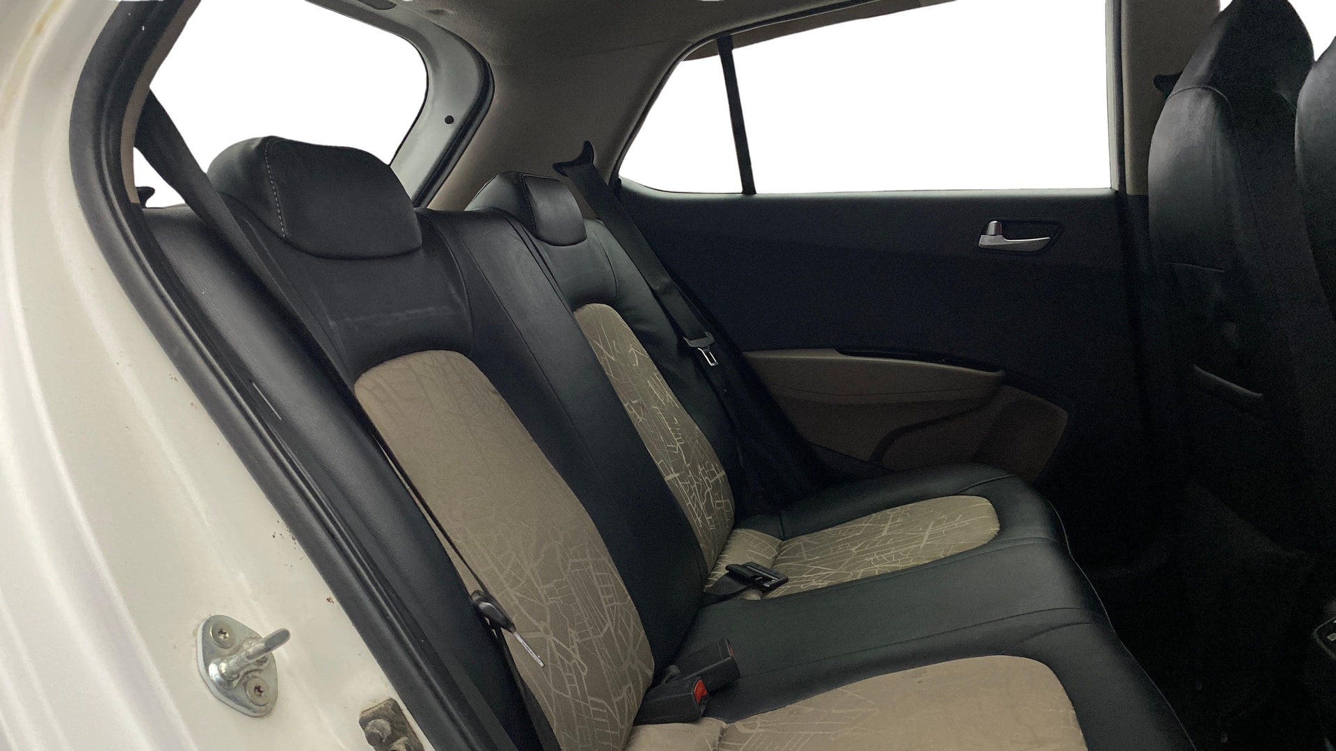 View 2017 Hyundai Grand i10 Sportz 1.2 Kappa Image 28 Used 2017 Hyundai Grand i10 Sportz 1.2 Kappa Image 28