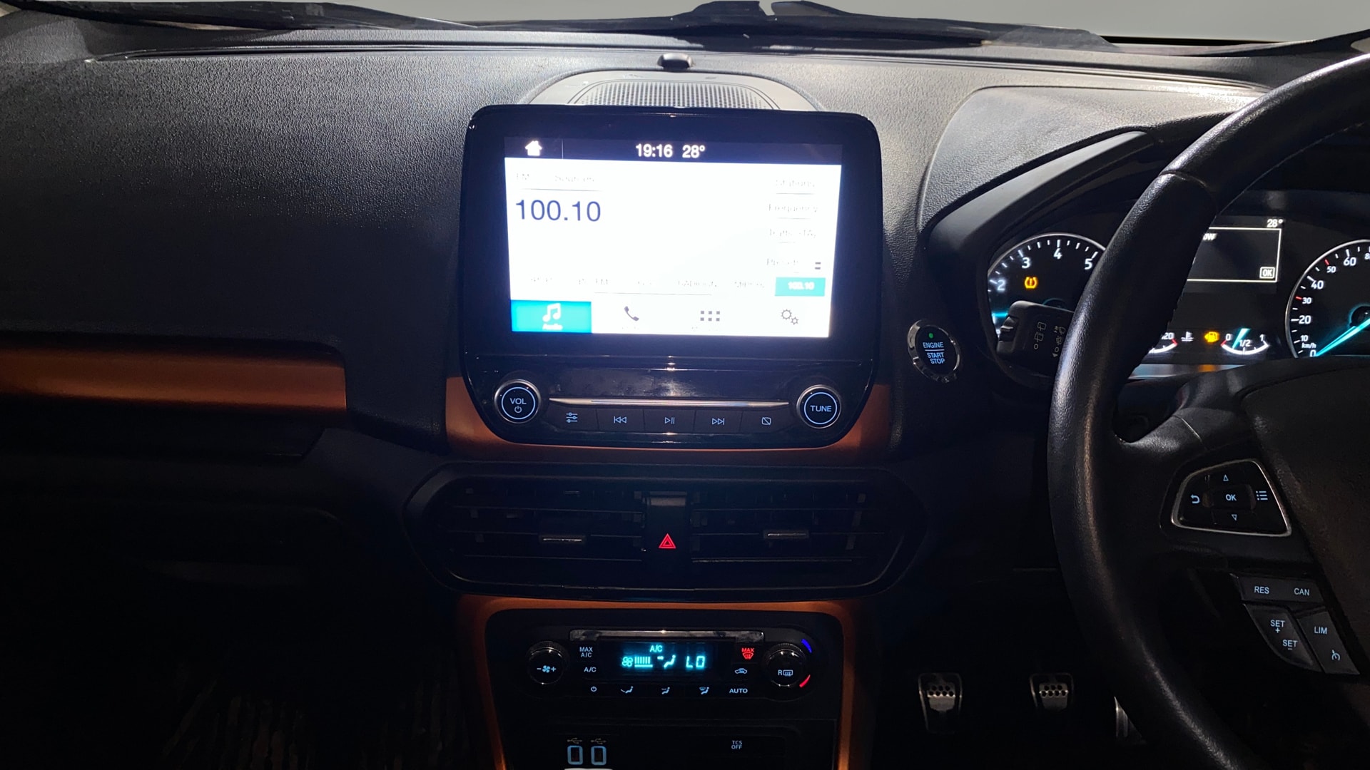 View 2018 Ford EcoSport 1.5 TDCi Diesel Ambiente BS IV Image 17 Used 2018 Ford EcoSport 1.5 TDCi Diesel Ambiente BS IV Image 17