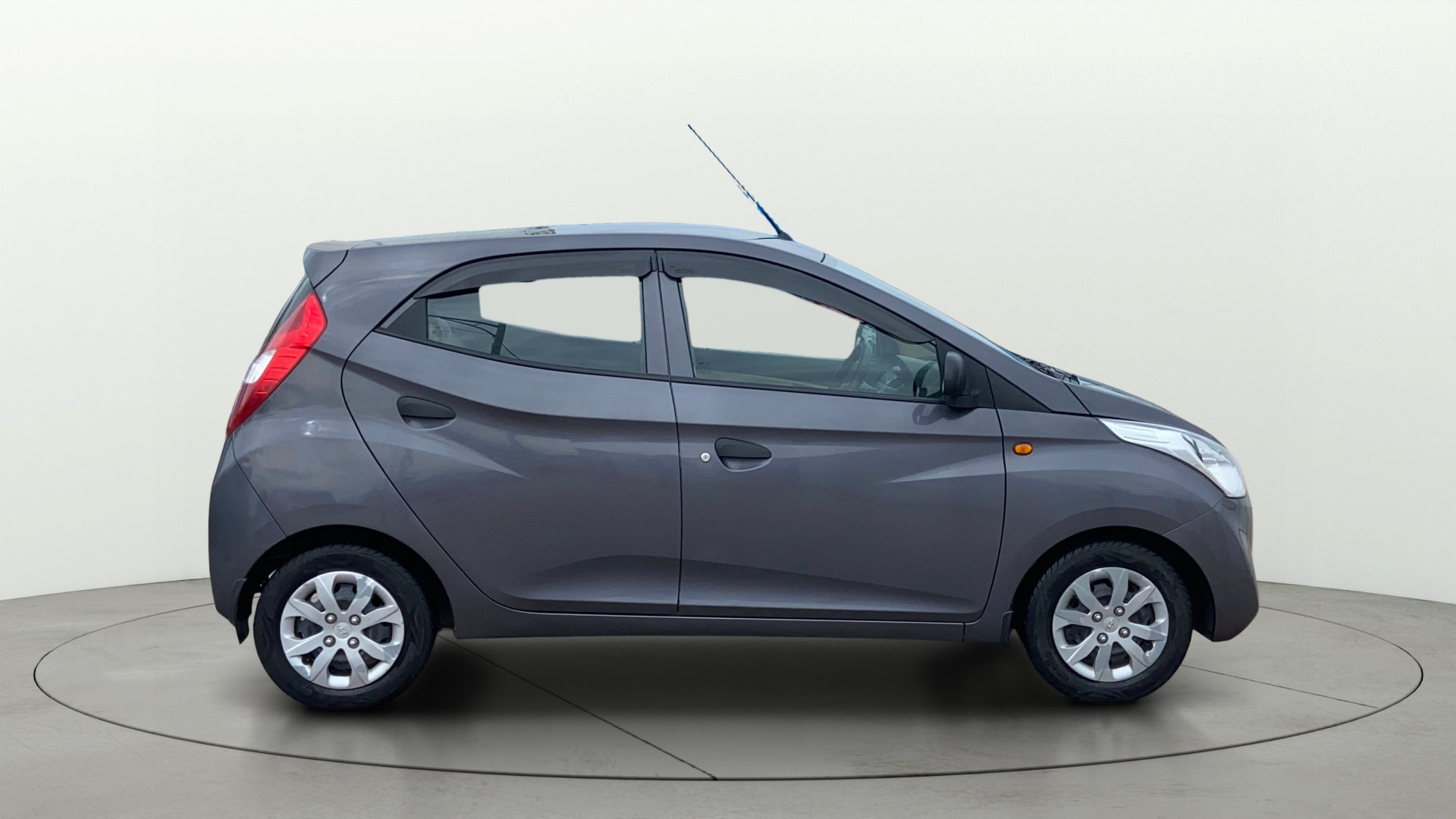 View 2018 Hyundai EON Magna Plus Image 8 Used 2018 Hyundai EON Magna Plus Image 8