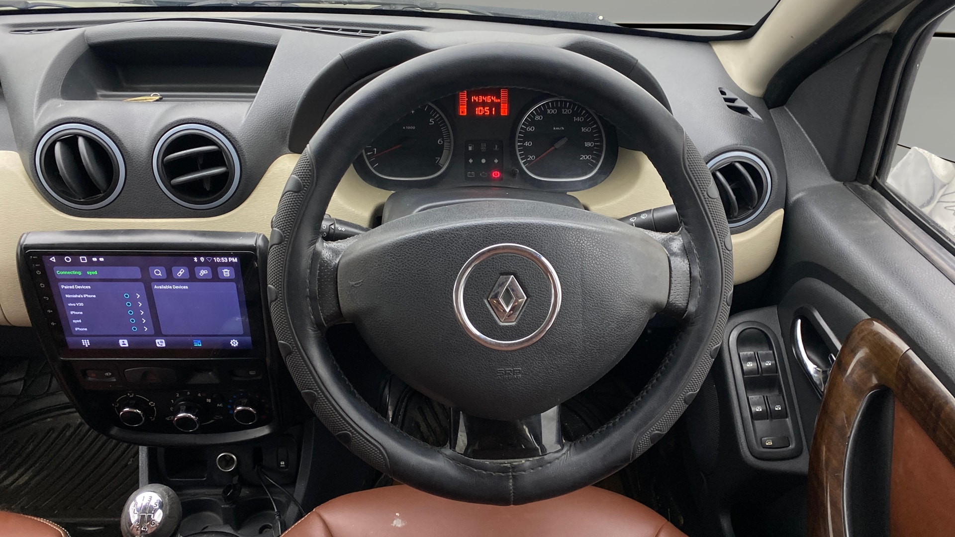 View 2014 Renault Duster Diesel 85PS 4x2 MT Image 12 Used 2014 Renault Duster Diesel 85PS 4x2 MT Image 12