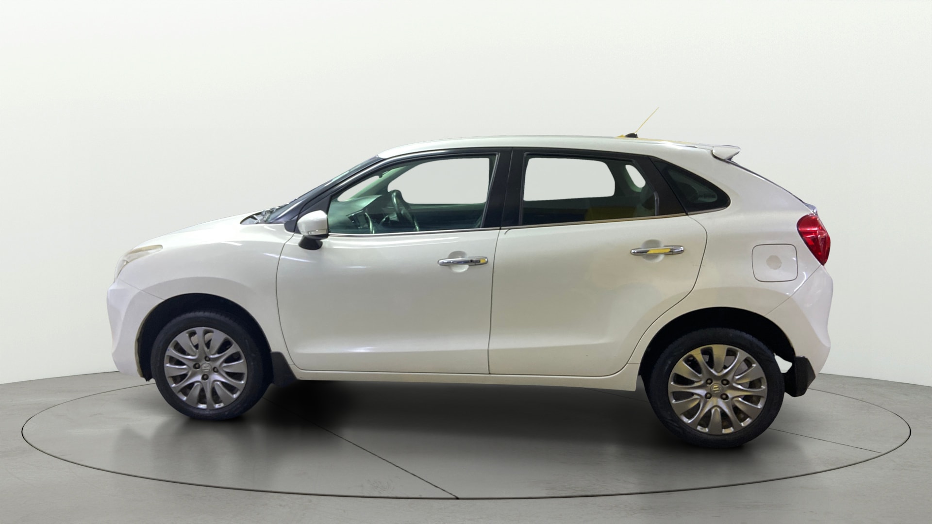 View 2018 Maruti Suzuki 1000 Base Variant Image 5 Used 2018 Maruti Suzuki 1000 Base Variant Image 5