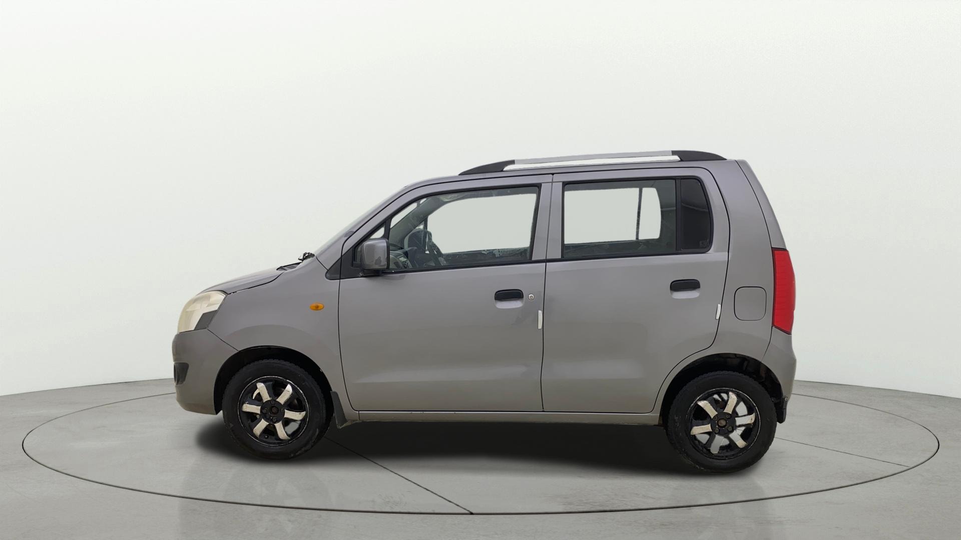 View 2017 Maruti Suzuki 1000 Base Variant Image 5 Used 2017 Maruti Suzuki 1000 Base Variant Image 5