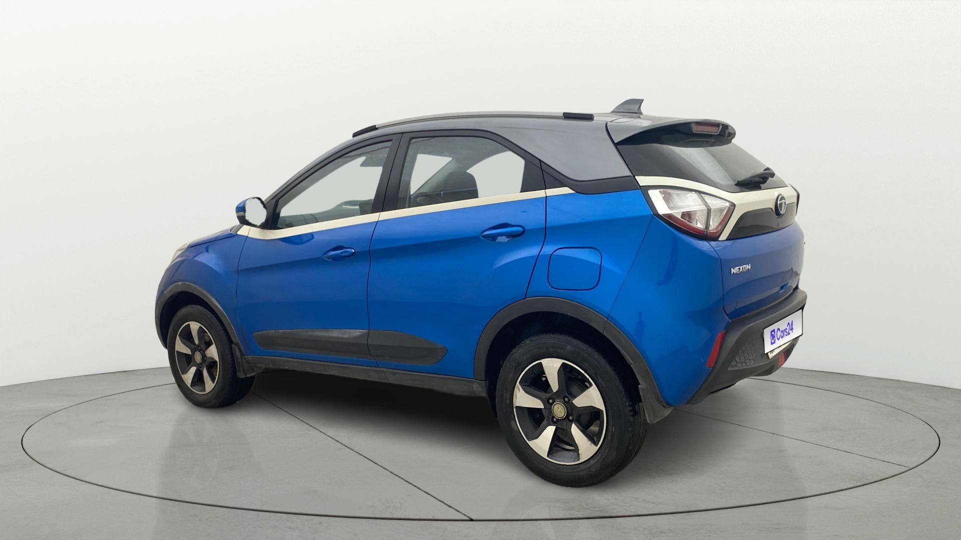 View 2017 Tata Nexon Revotron XE Image 2 Used 2017 Tata Nexon Revotron XE Image 2